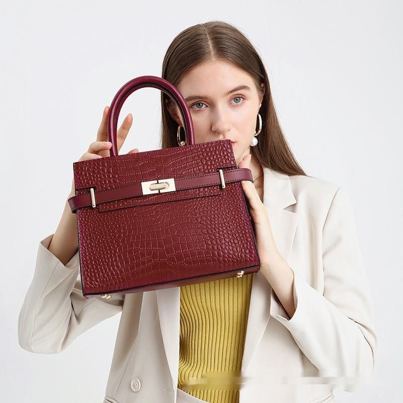 Affordable Luxury Handbag For Middle-aged Women Tote Style product view 1