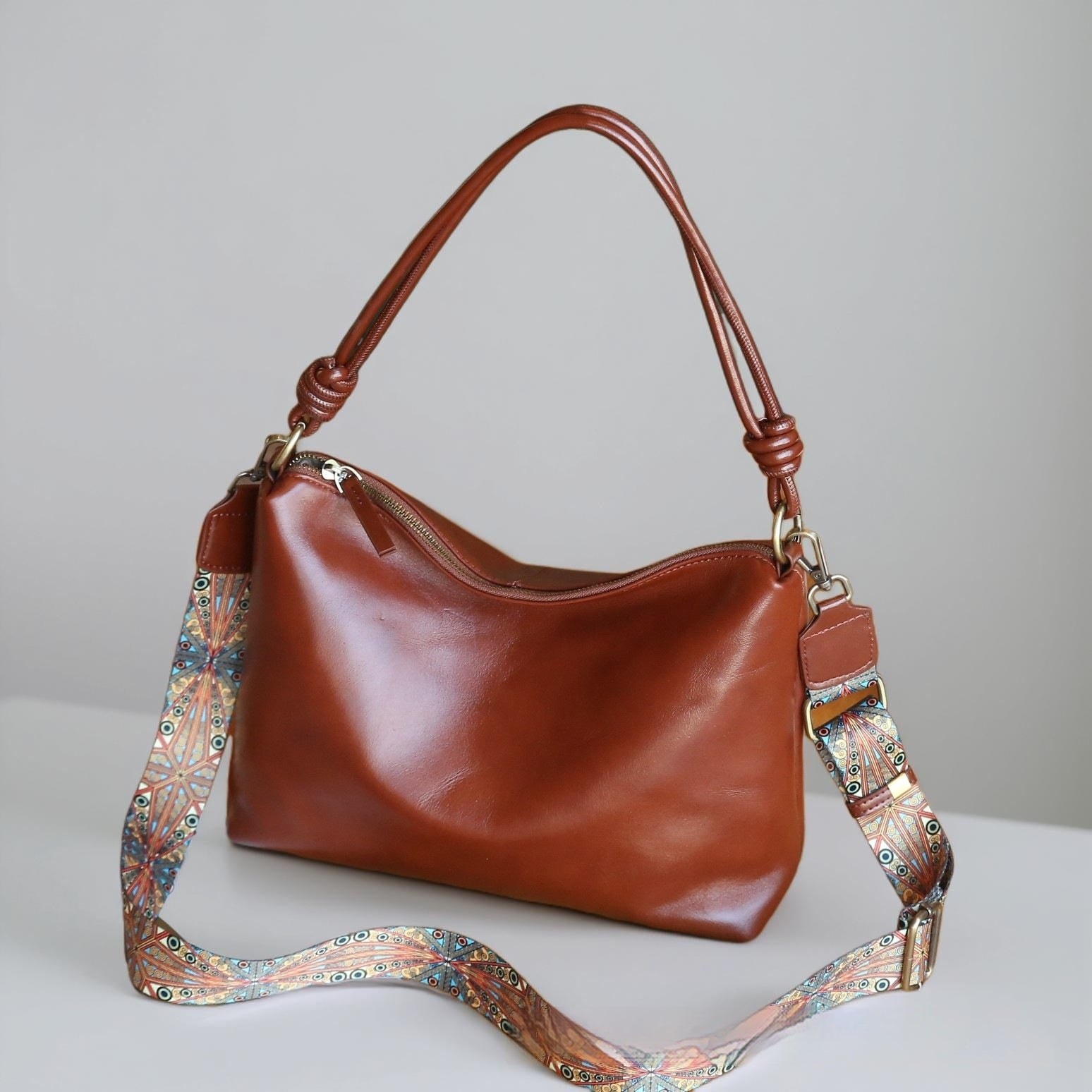 Genuine Leather Creative Large Capacity Hand Shoulder Commuter Bag product view 1