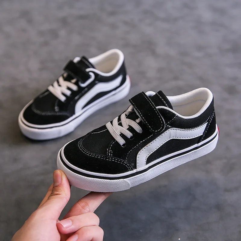 Children's Canvas Board Shoes – Casual Non-Slip Sneakers for Boys & Girls product photo
