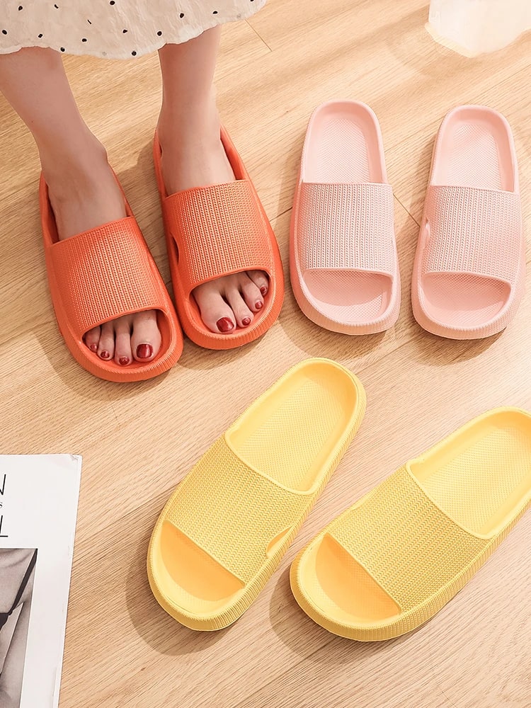 Cloud slippers Bathroom Home Slippers Women Fashion Soft Sole EVA Indoor Slides Woman Sandals 2022 Summer Non-slip Flip Flops product photo