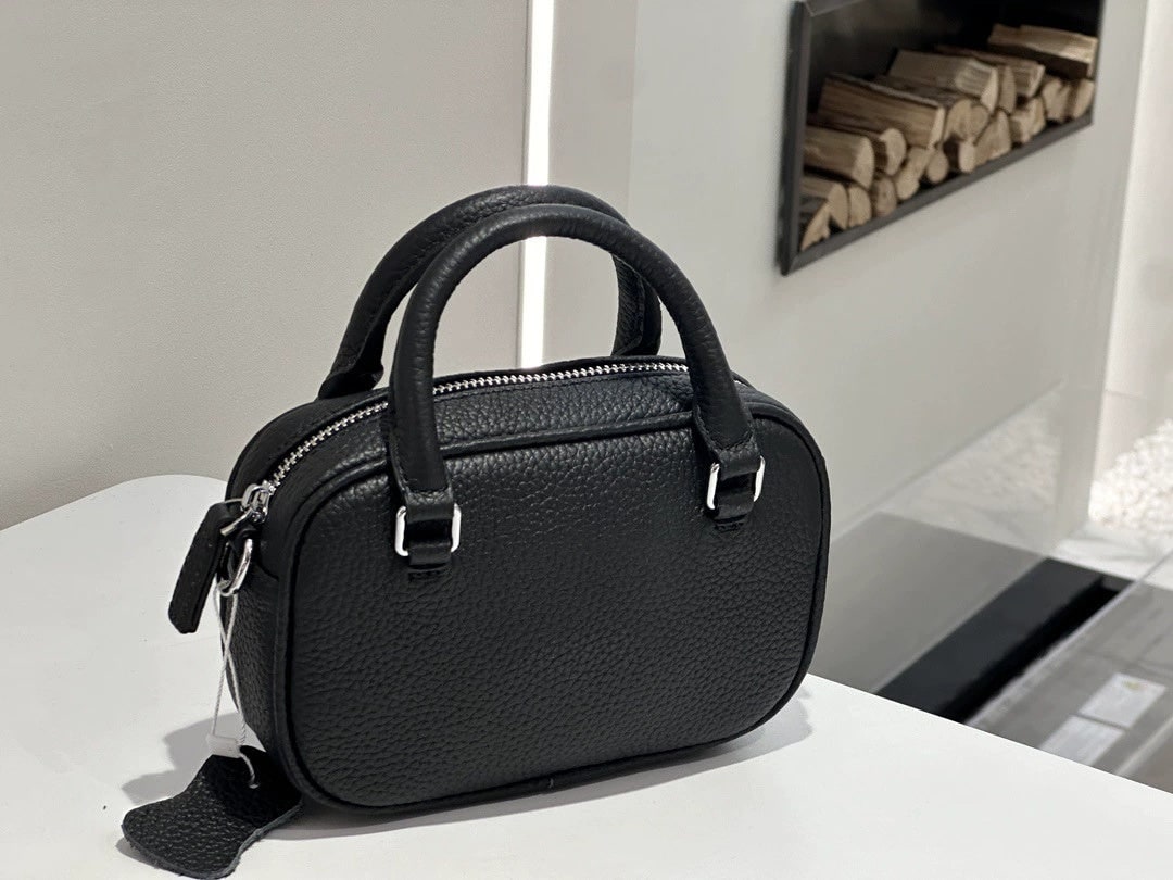 Light Luxury Women's Handbag, Stylish And Elegant Tote, Simple And Versatile, Top-layer Cowhide, Single Shoulder And Crossbody Bag, Mini Handbag product photo