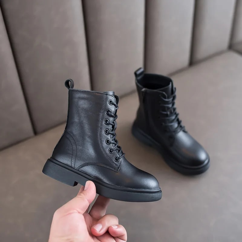 British Style Genuine Leather Kids Boots – Classic Design for Autumn & Winter product photo