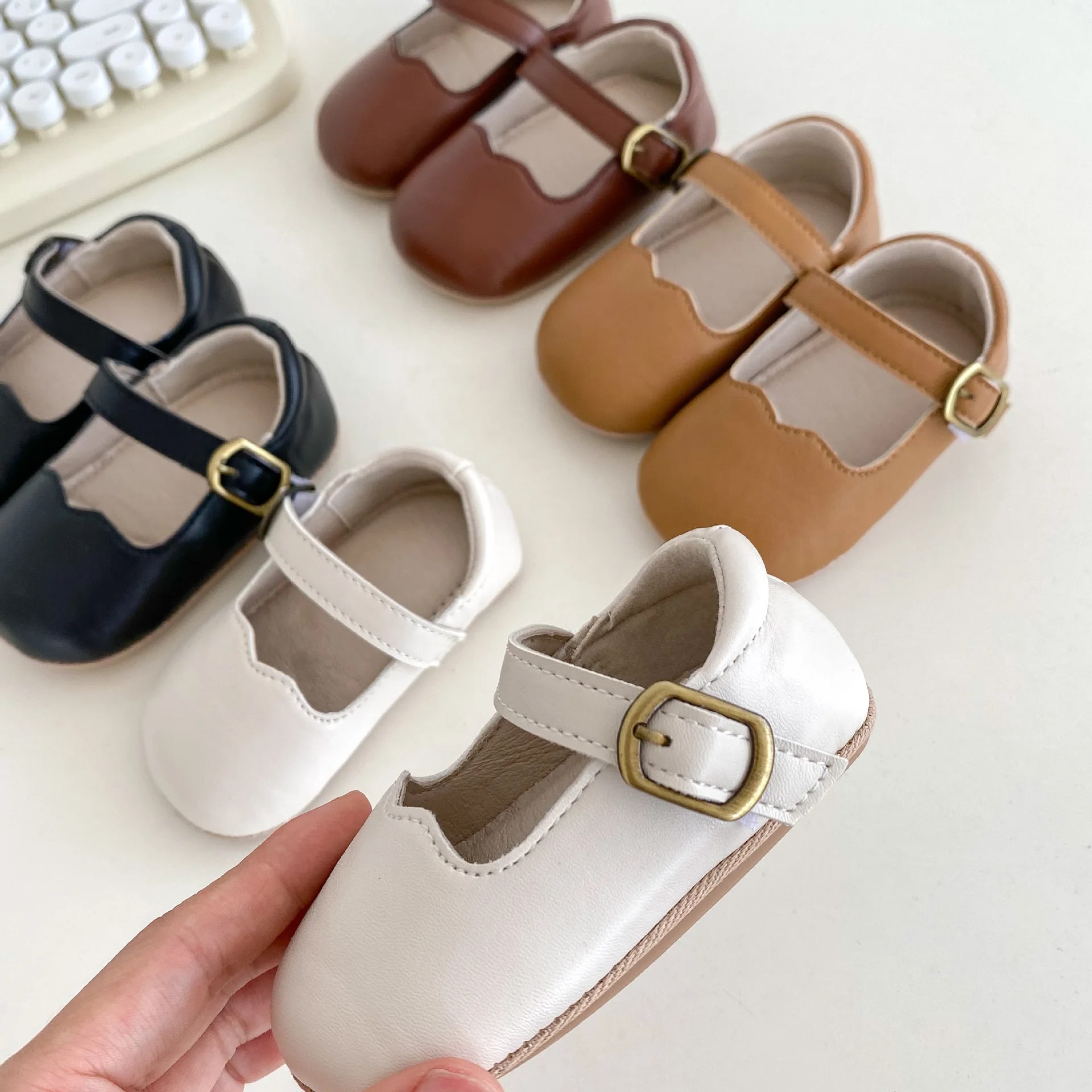 Retro Leather Baby Girl Shoes product photo