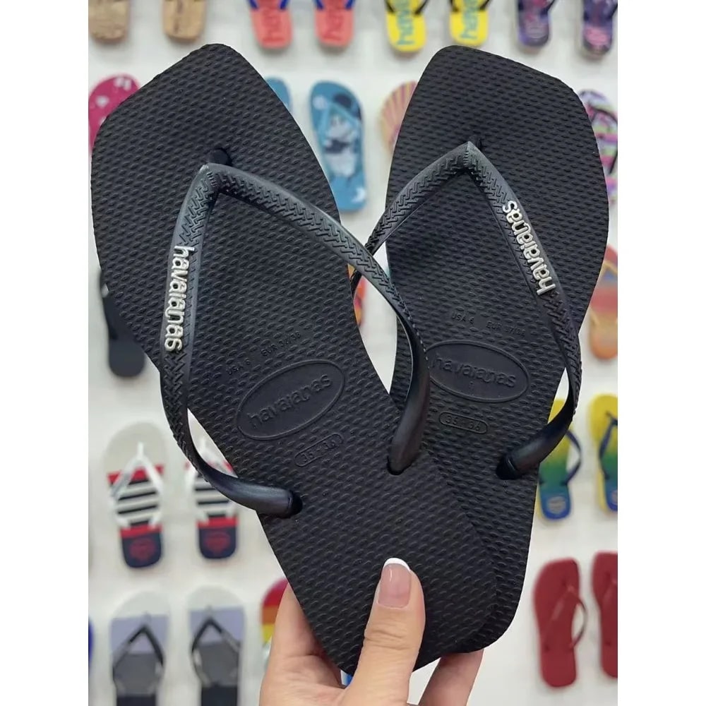 Women Flip Flops Luxury Designer Slippers Stylish Slippers for Outdoor Travel on The Beach Summer Flat Sandals zapatos de mujer product photo