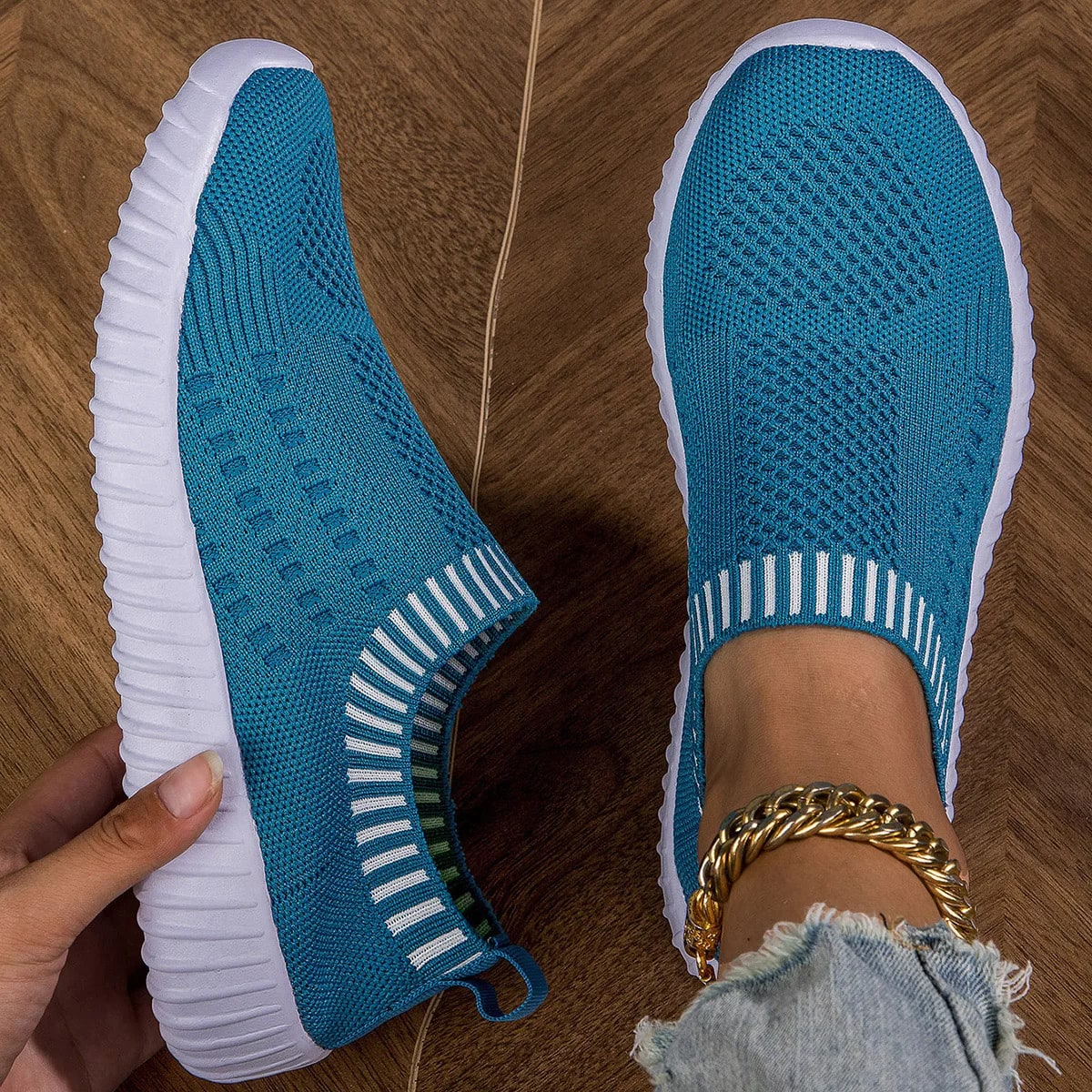 Lightweight Mesh Sneakers for Women – Breathable Outdoor Shoes product photo