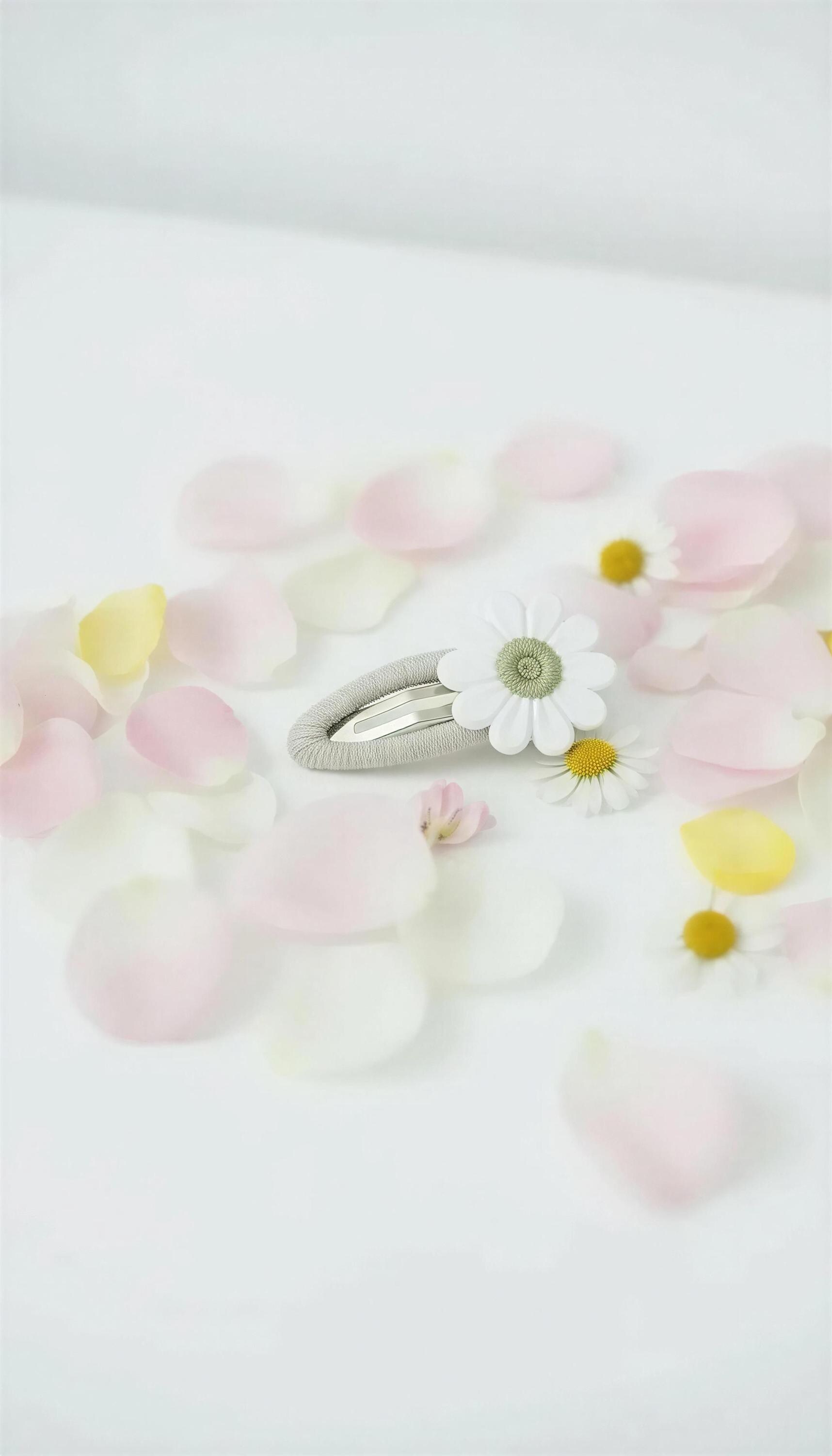 Handmade White Daisy Hair Clips Set of 2 Boho Floral Snap Hair Barrettes, view 6