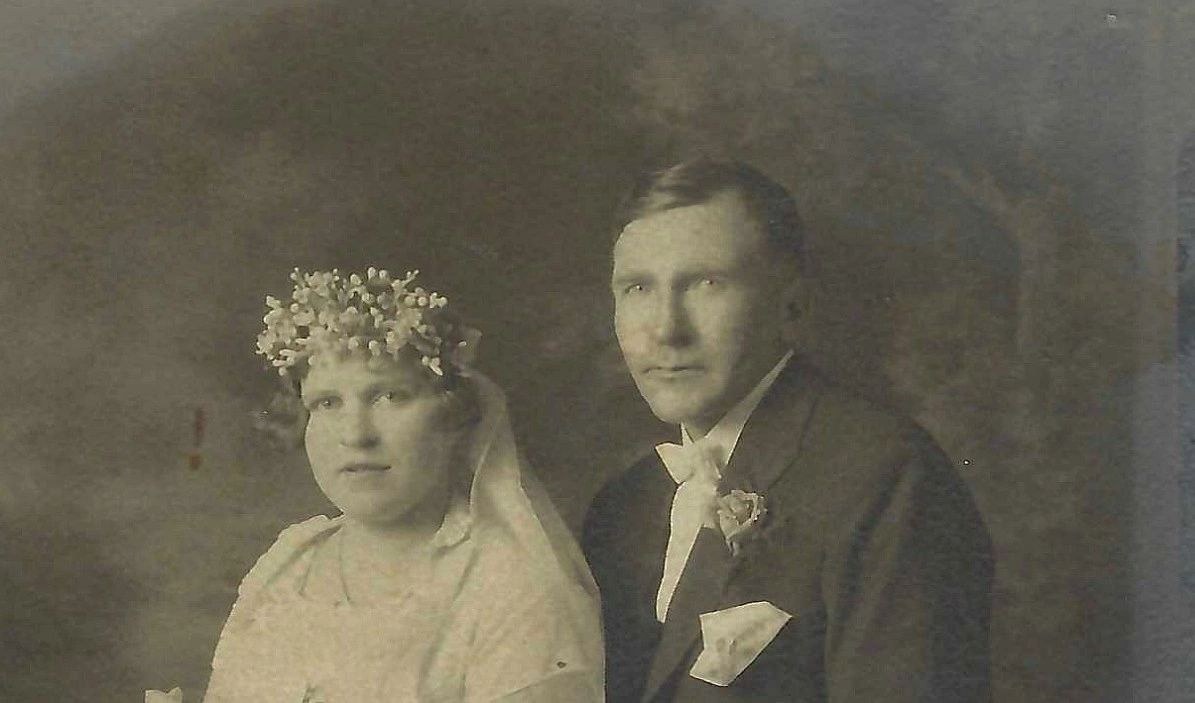 Aunt Annie and Uncle Ingvold Olson.