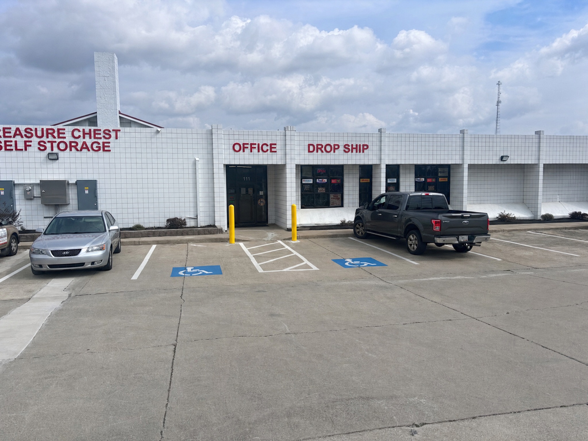 Treasure Chest Self Storage office and drop-ship entrance with customer parking