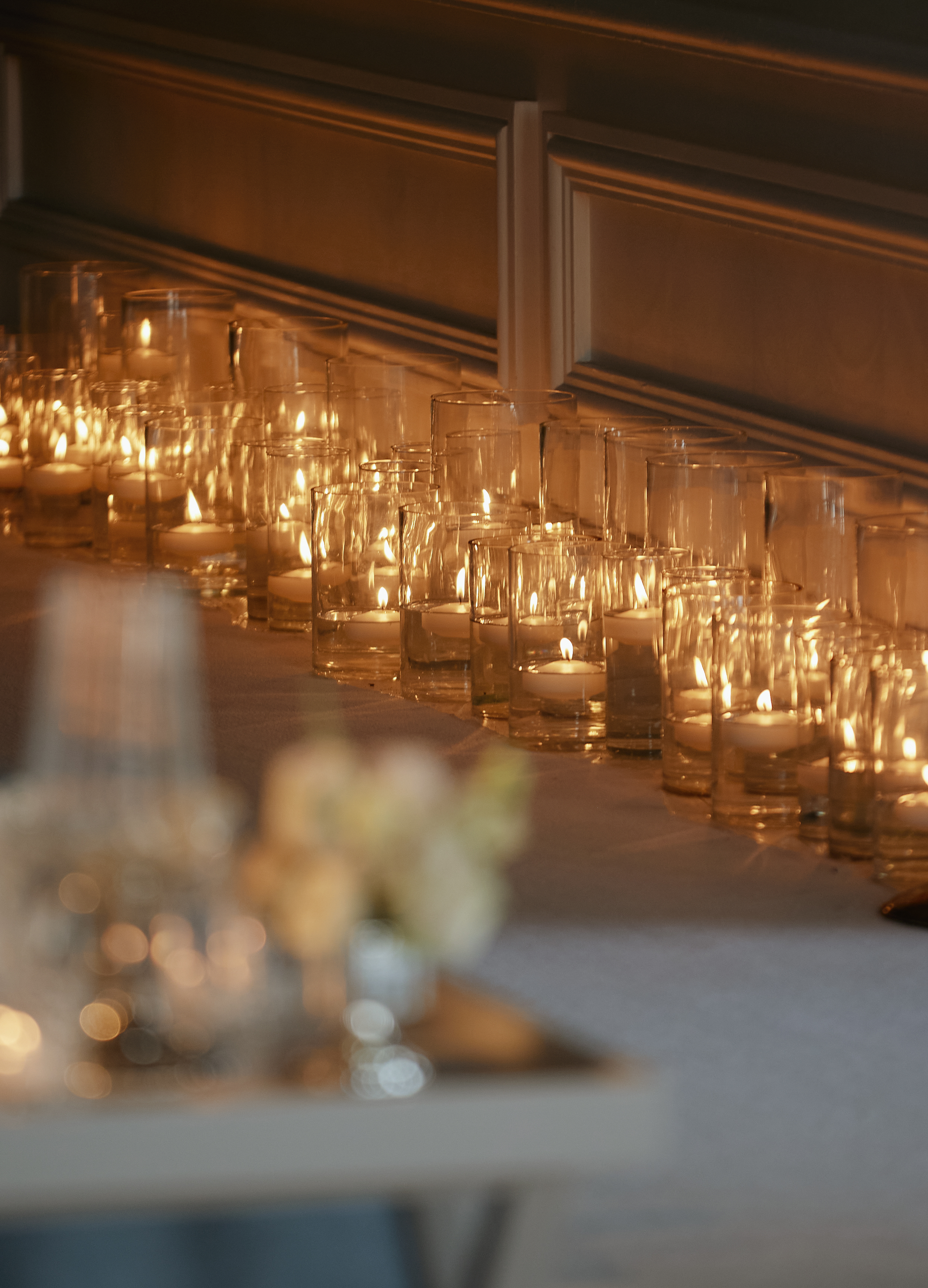 Guest flow candlelight installation