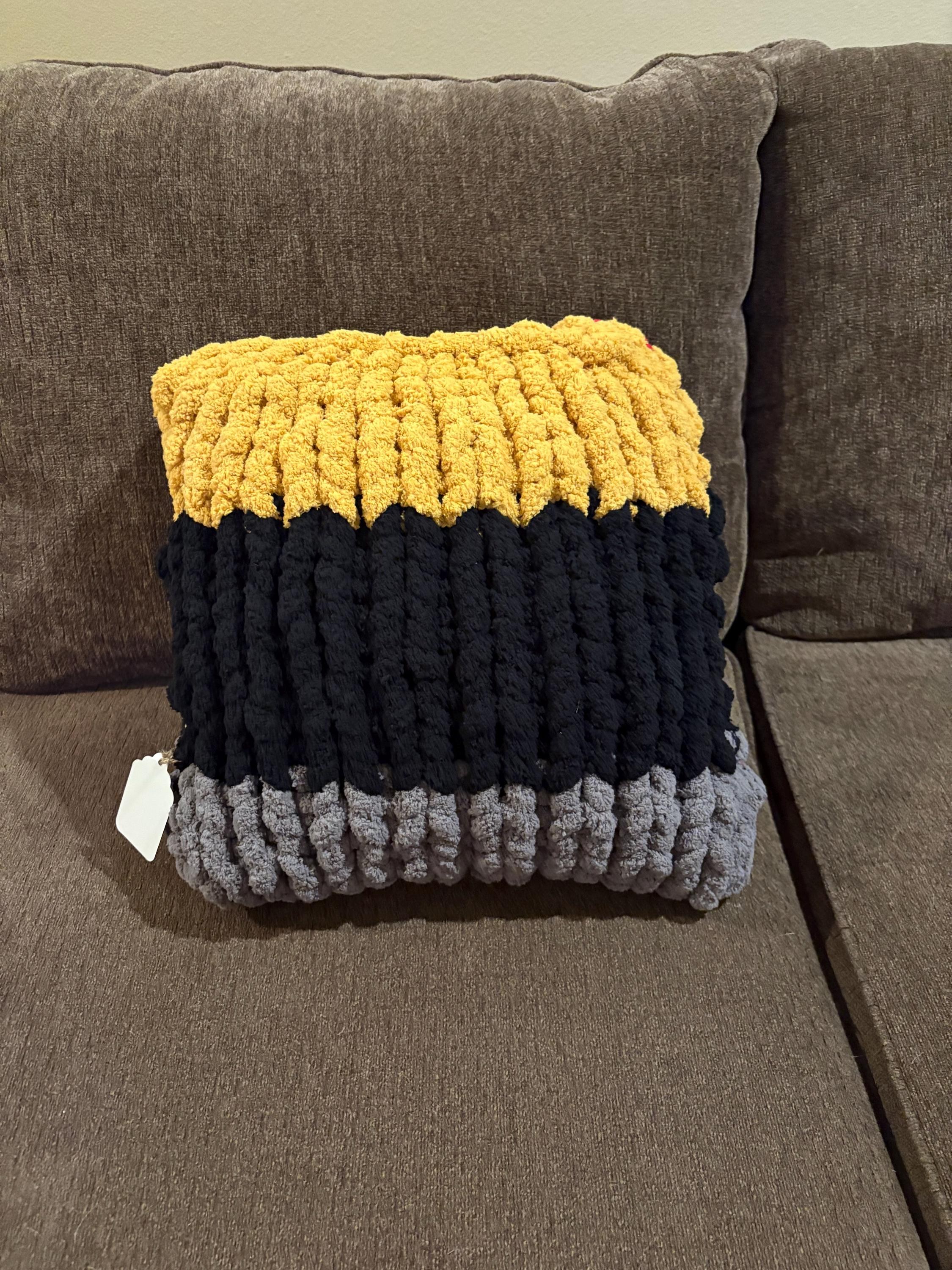 Chunky knit pillow