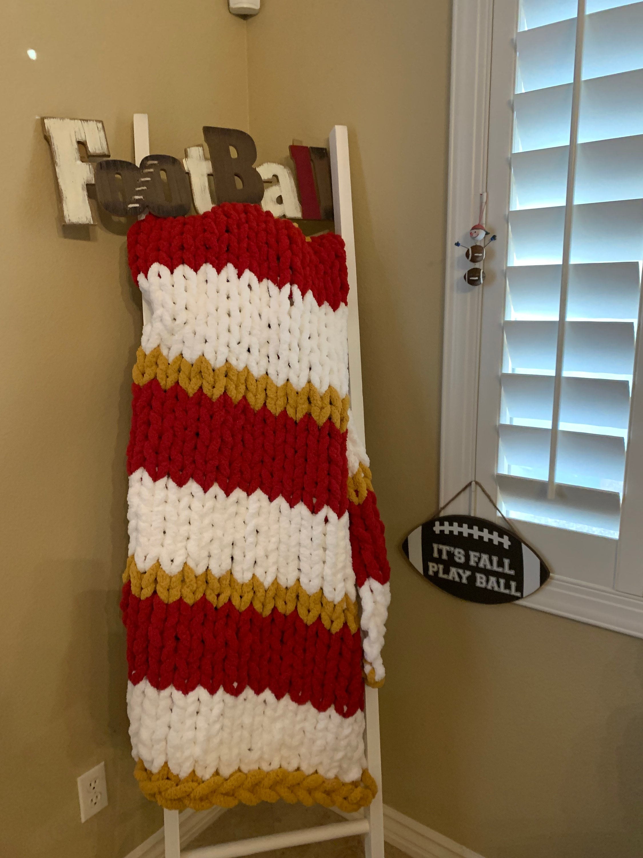 Sports fan Kansas City Chiefs chunky knit blanket
