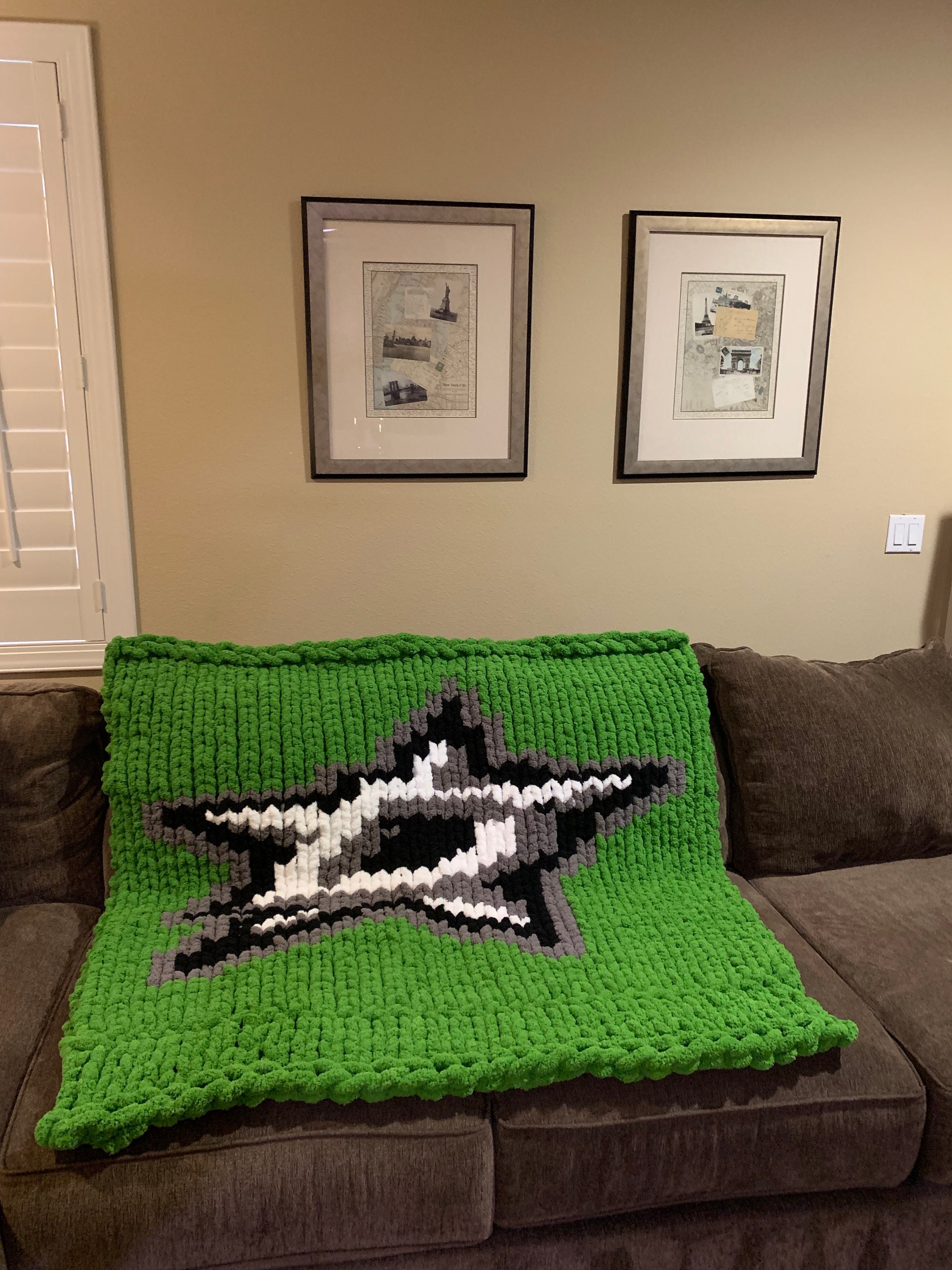 Dallas Stars hockey chunky hand knit blanket