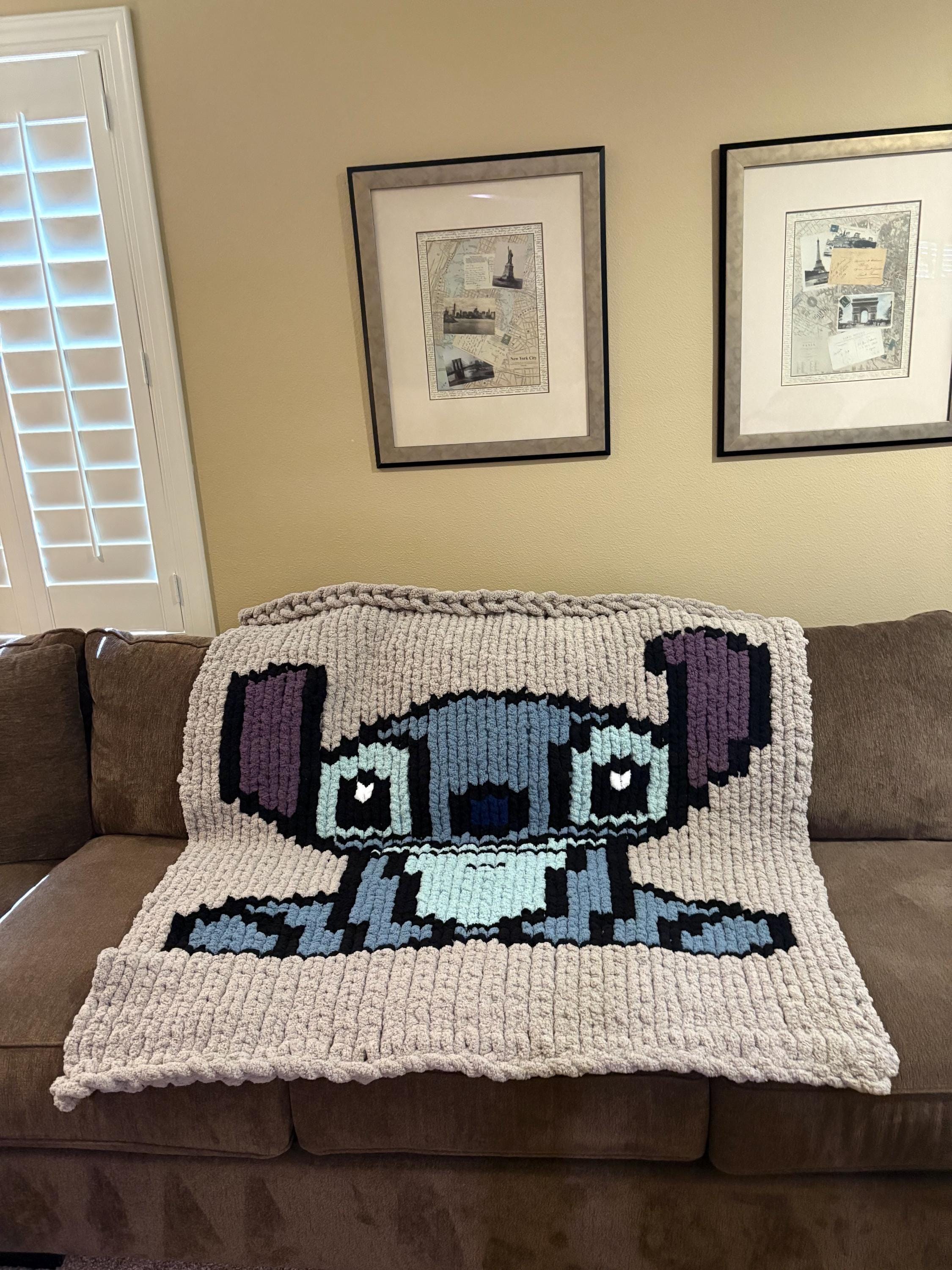 Stitch hand knitted blanket