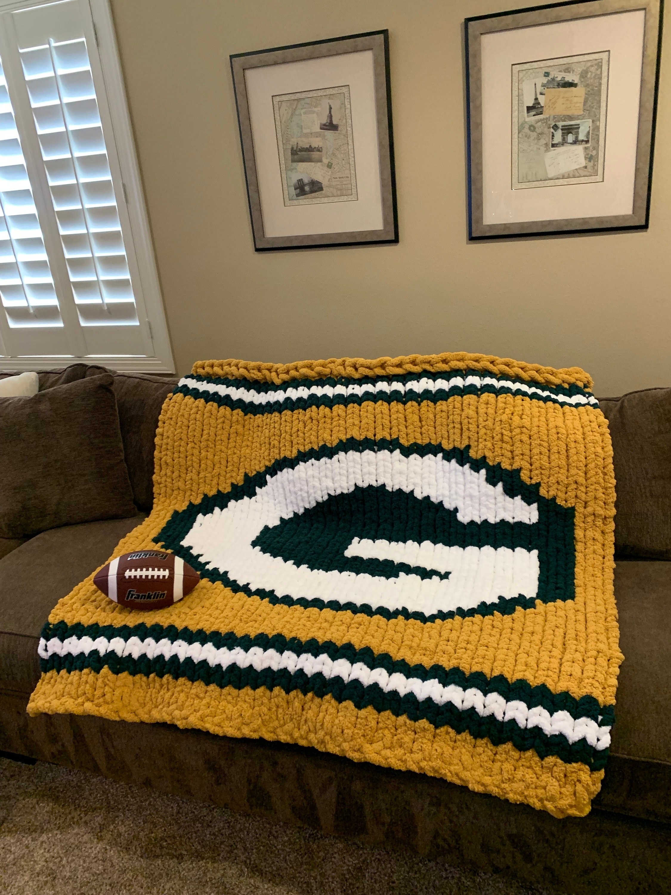Green Bay Packers chunky knit blanket
