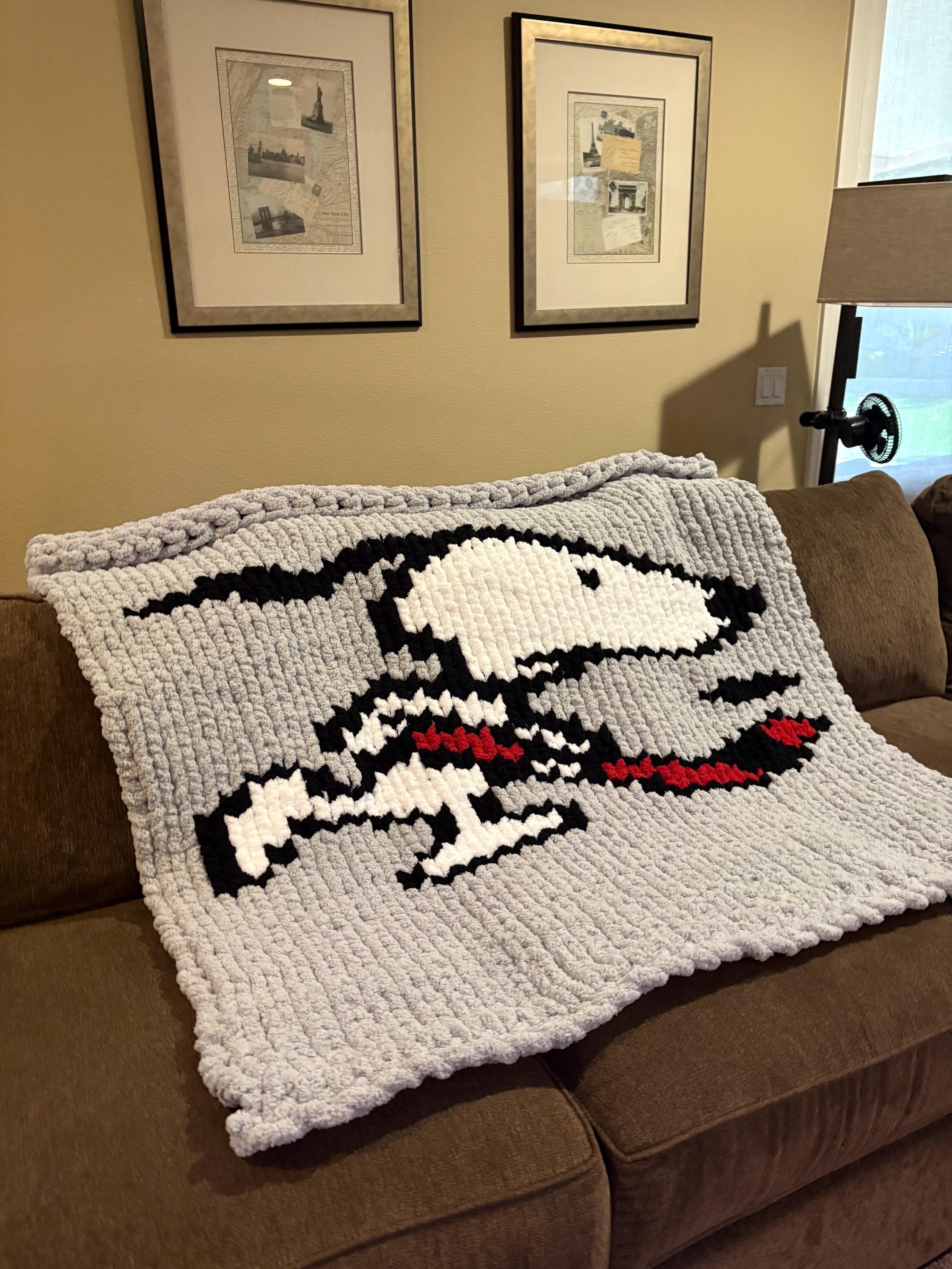 Hand Knit Hockey Snoopy Chunky Blanket: Misty Grey Chenille