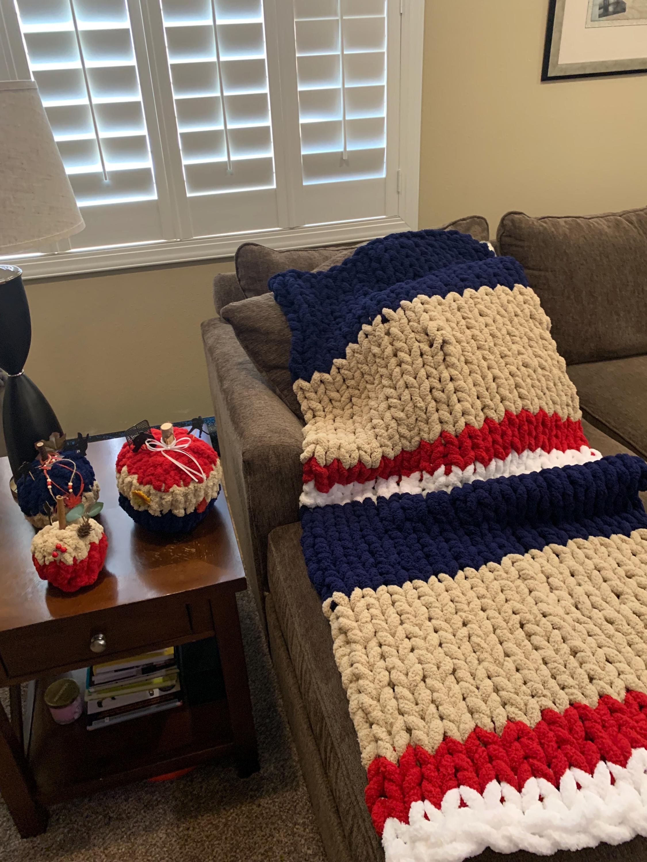 Florida Panthers hockey team chunky knit small lap blanket