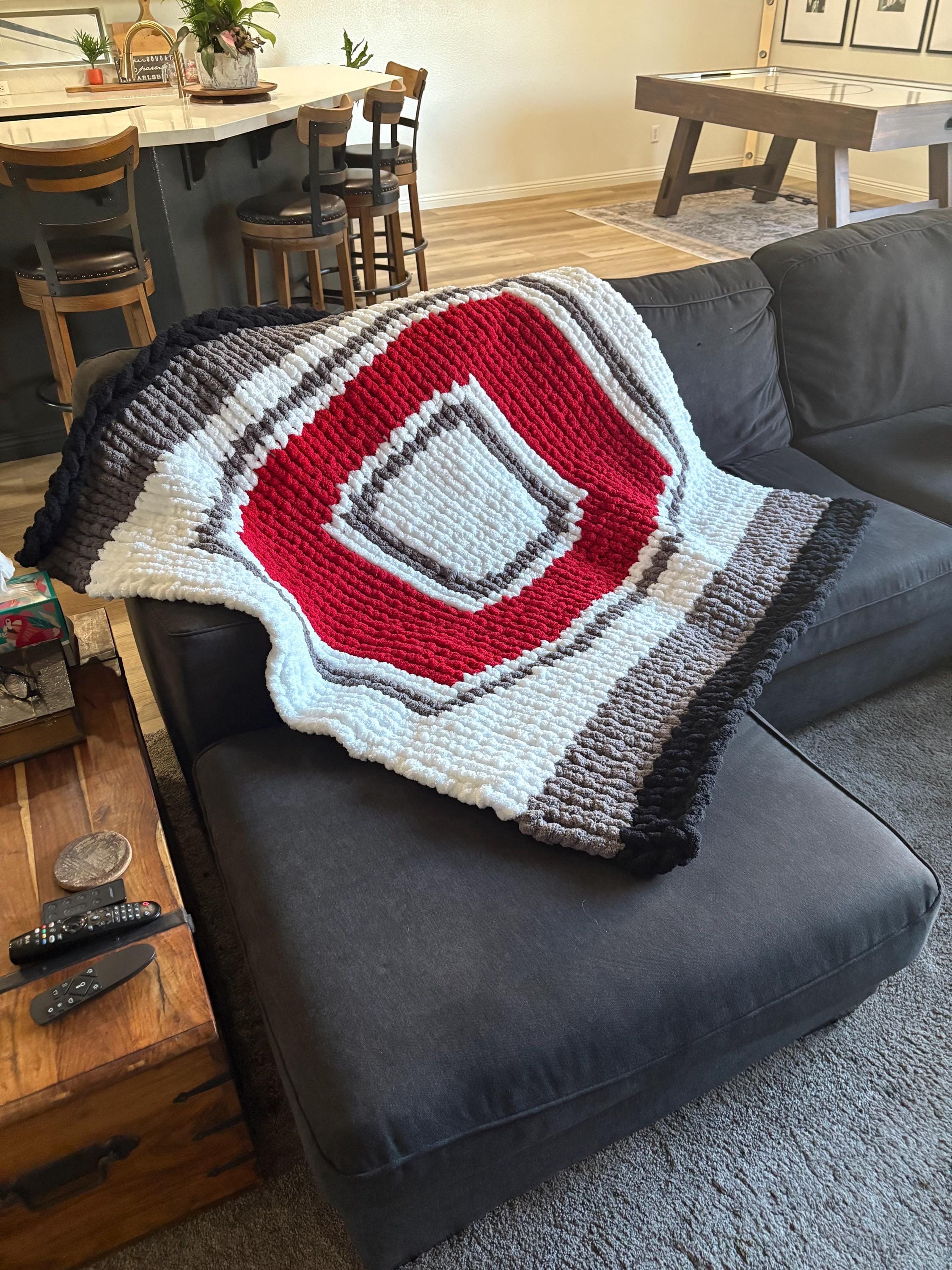 Ohio State Buckeyes hand knit chunky blanket