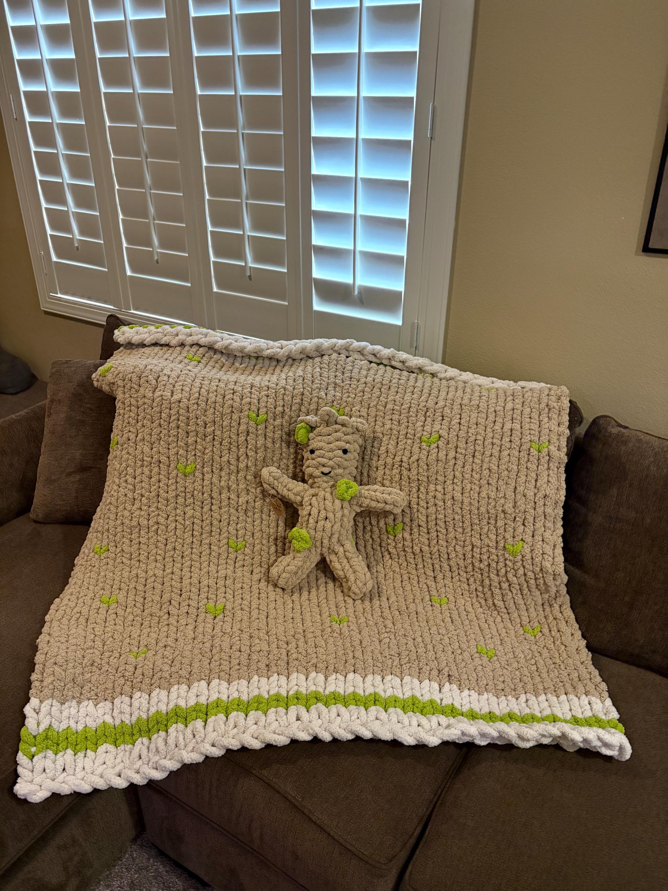 Groot blanket and plushie set