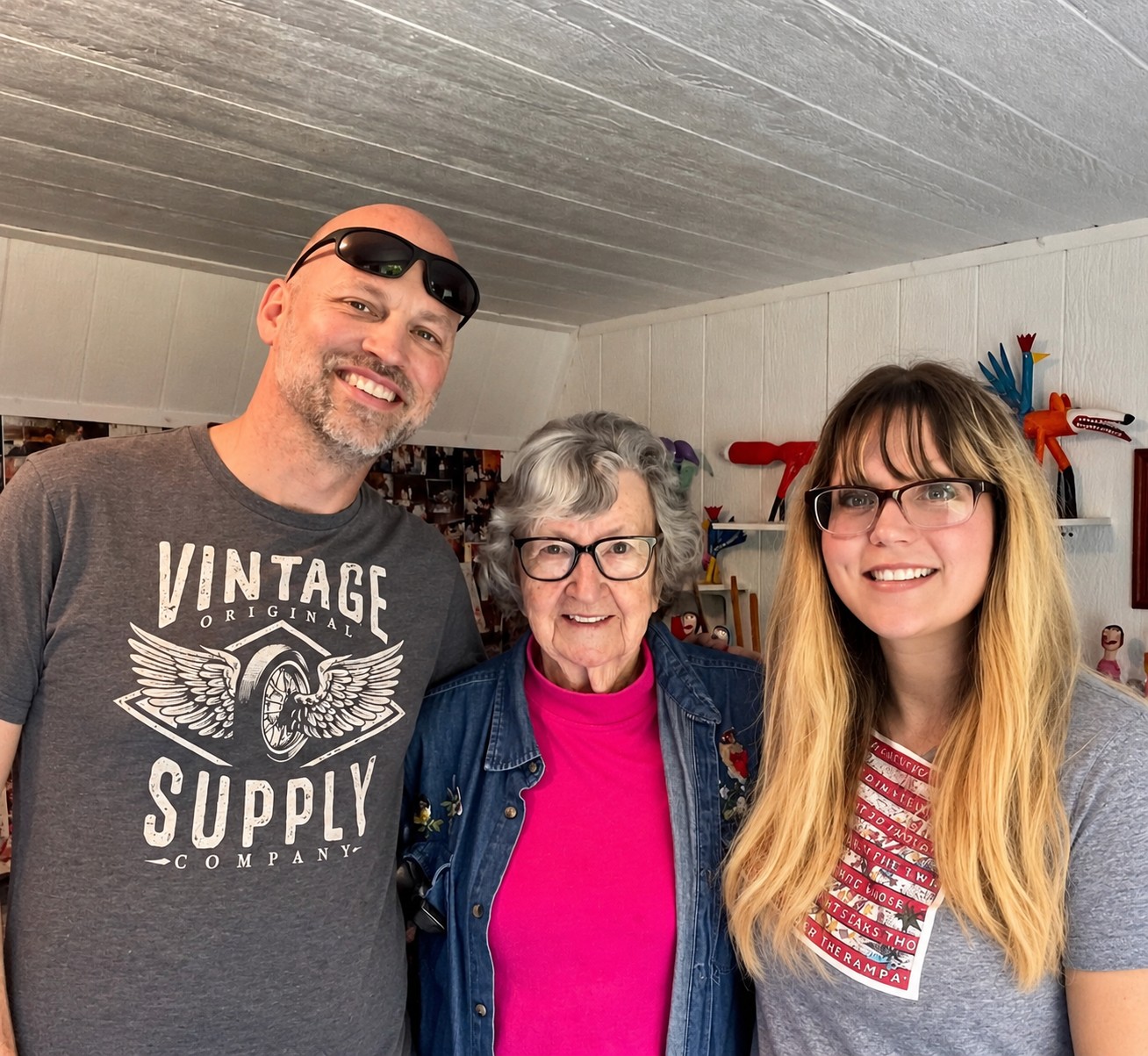 Brice and Michel Keck visiting Kentucky folk artist Minnie Adkins