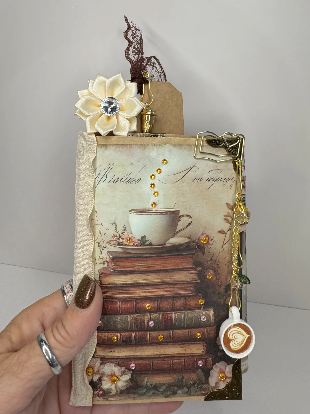 Booklovers Cafe