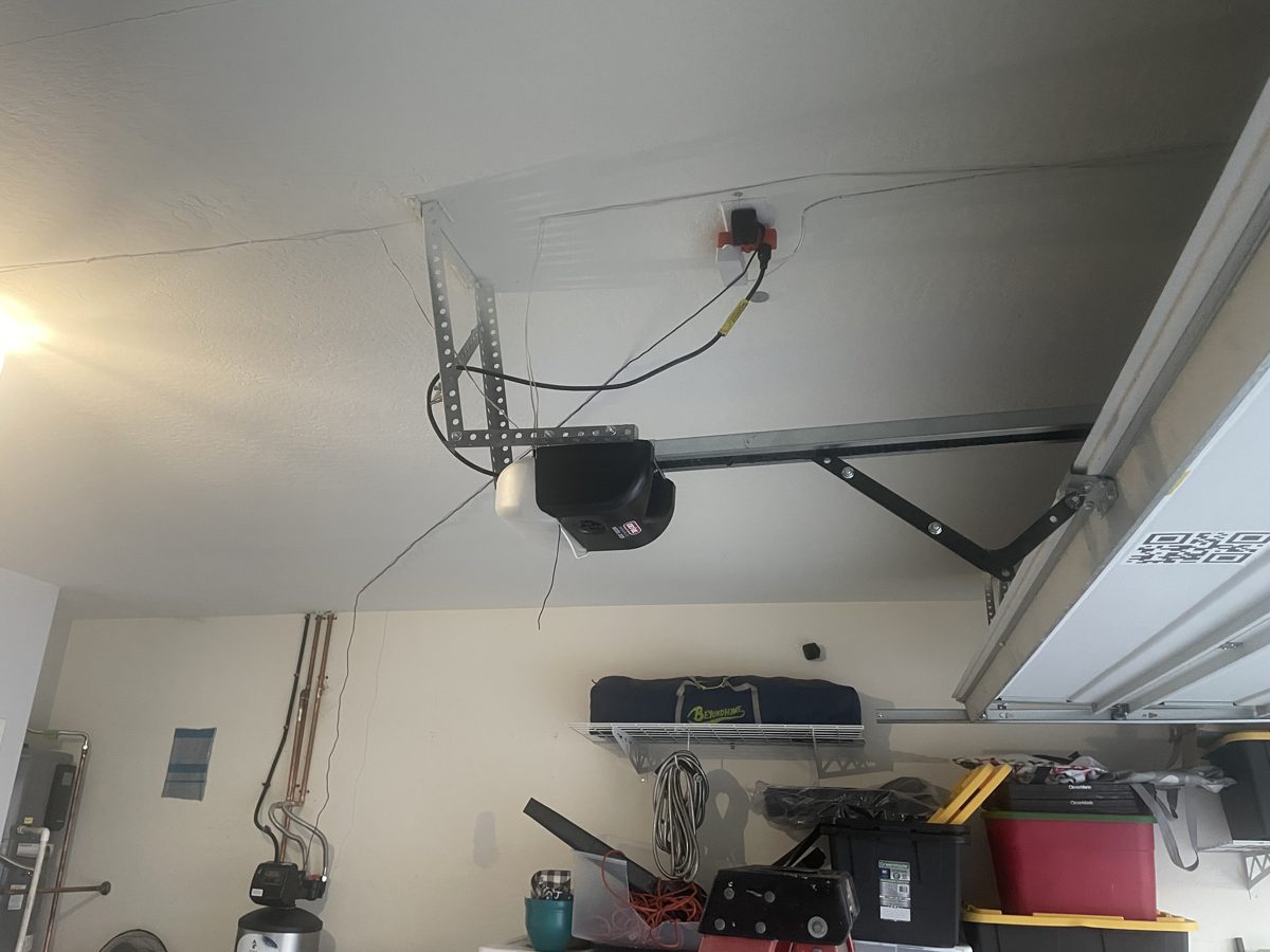 Genie garage door opener before replacement