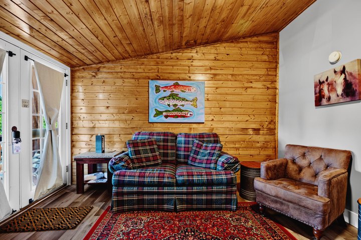 Hearthstone: Sitting area with sofa and armchair