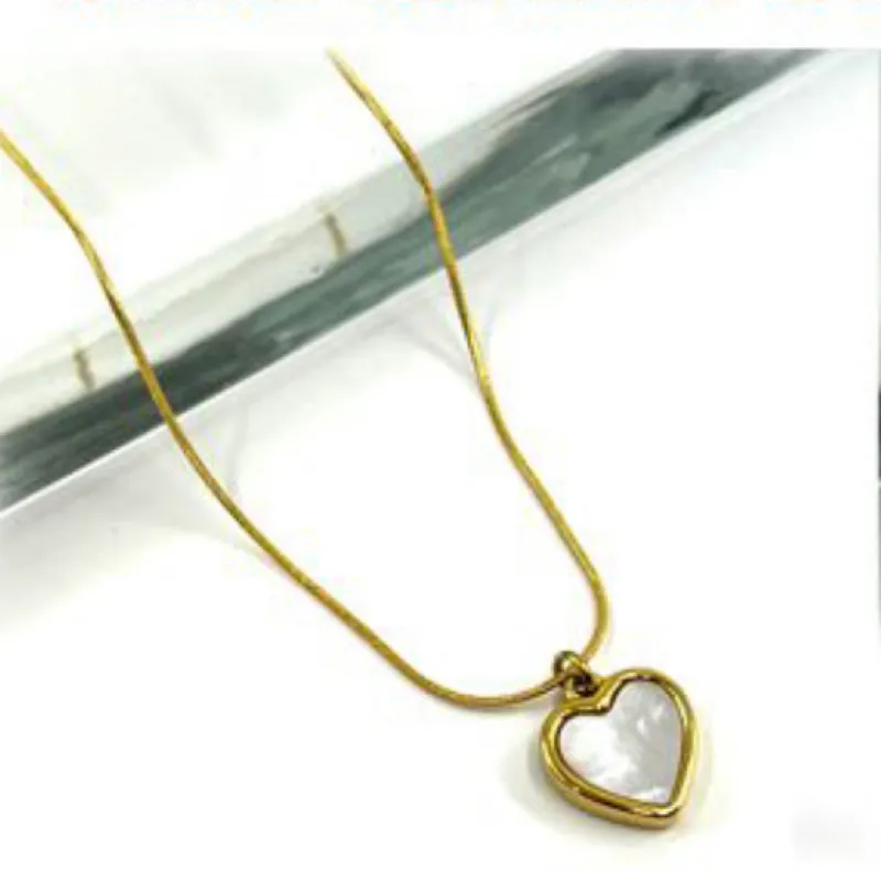 Gold Necklace.png