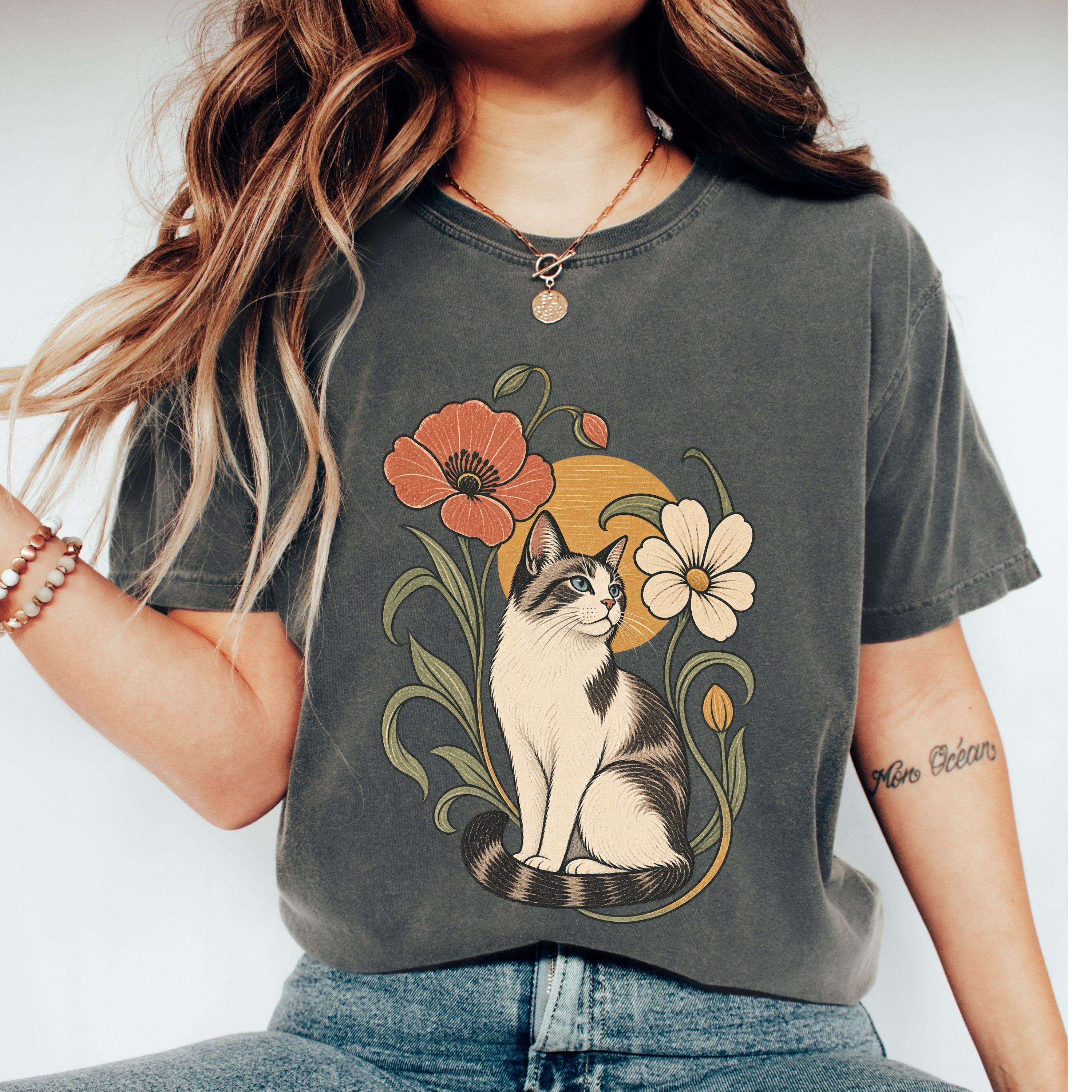 Cat In The Garden T-shirt | Floral Cat Tee product photo 7
