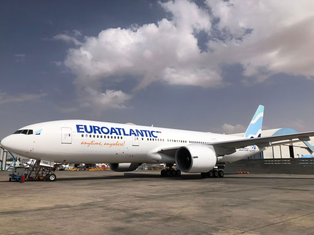 1998 BORING 777-F aircraft