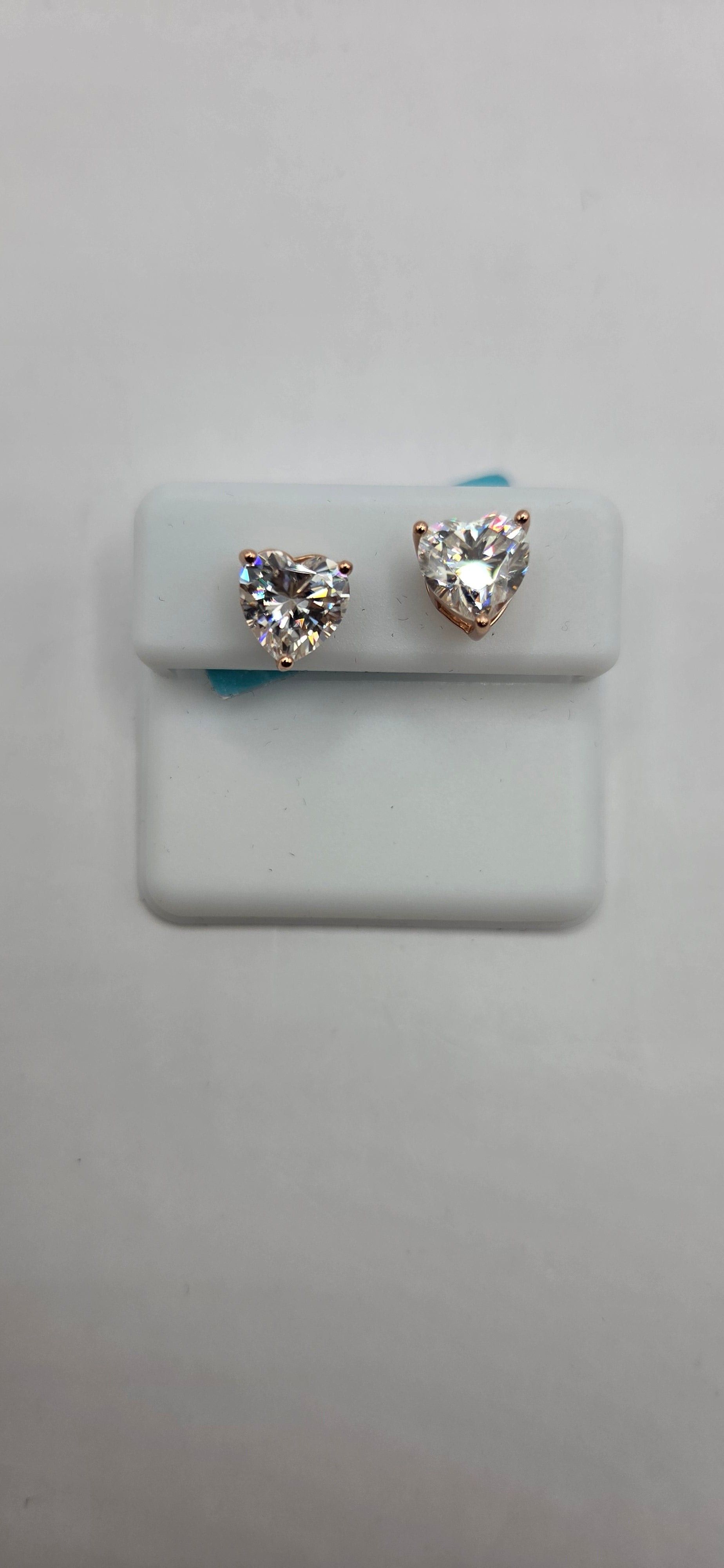 925 silver heart earrings with moissanite stones