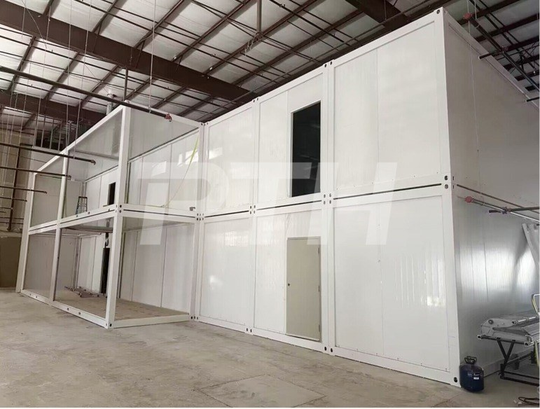 Stacked modular cultivation rooms prepared for phased facility expansion