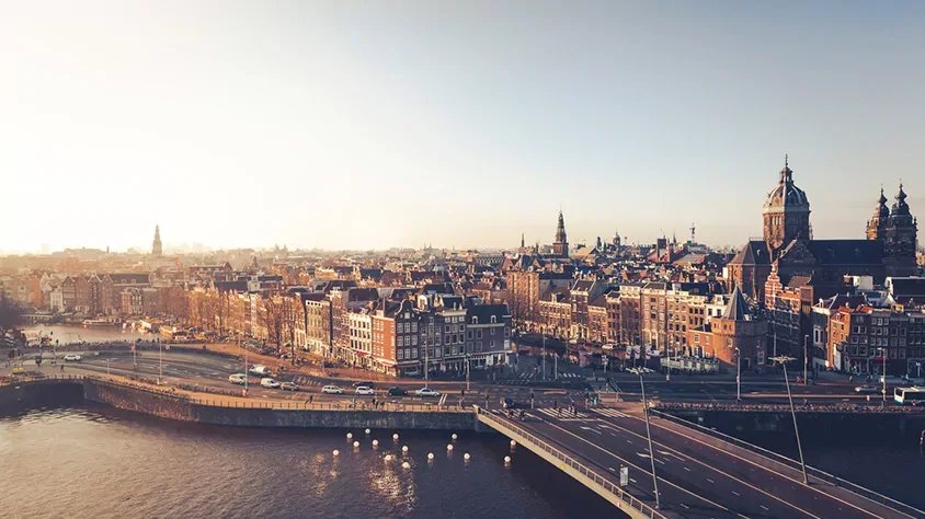 View from Ámsterdam y Alemania
