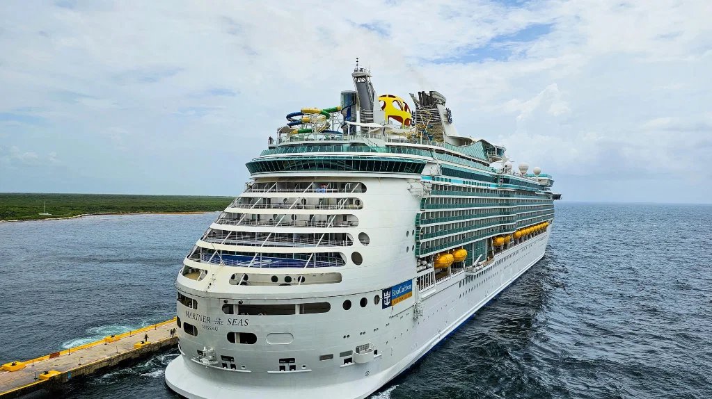 View from Mega Tarifa: Mediterráneo, Mariner of The Seas