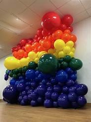 2. Frame the celebration with a balloon arch for a Myrtle Beach event
