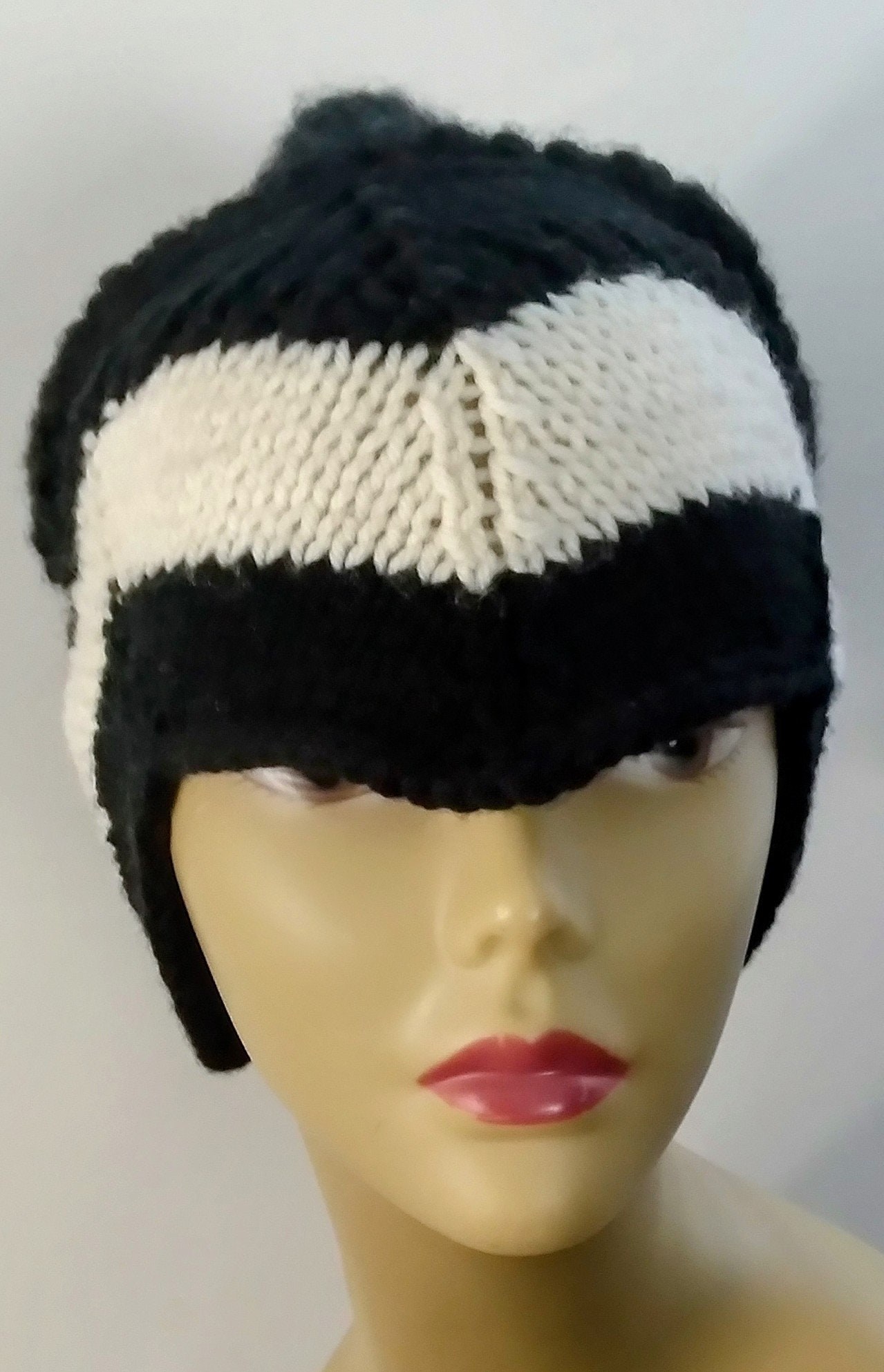 Odyssey Retro Mod Chic Chevron Knit Hat, view 9