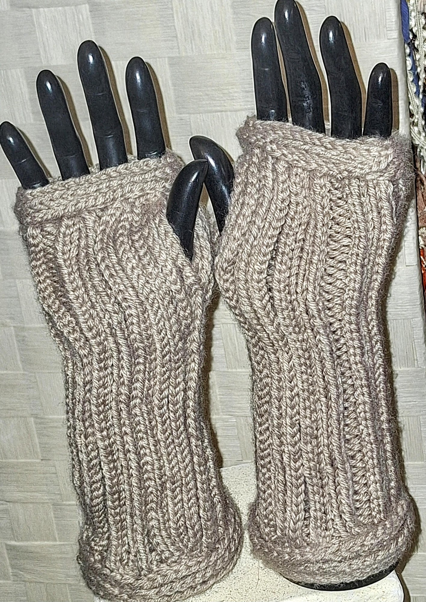 Cashmere Blend Embossed Fingerless Gloves