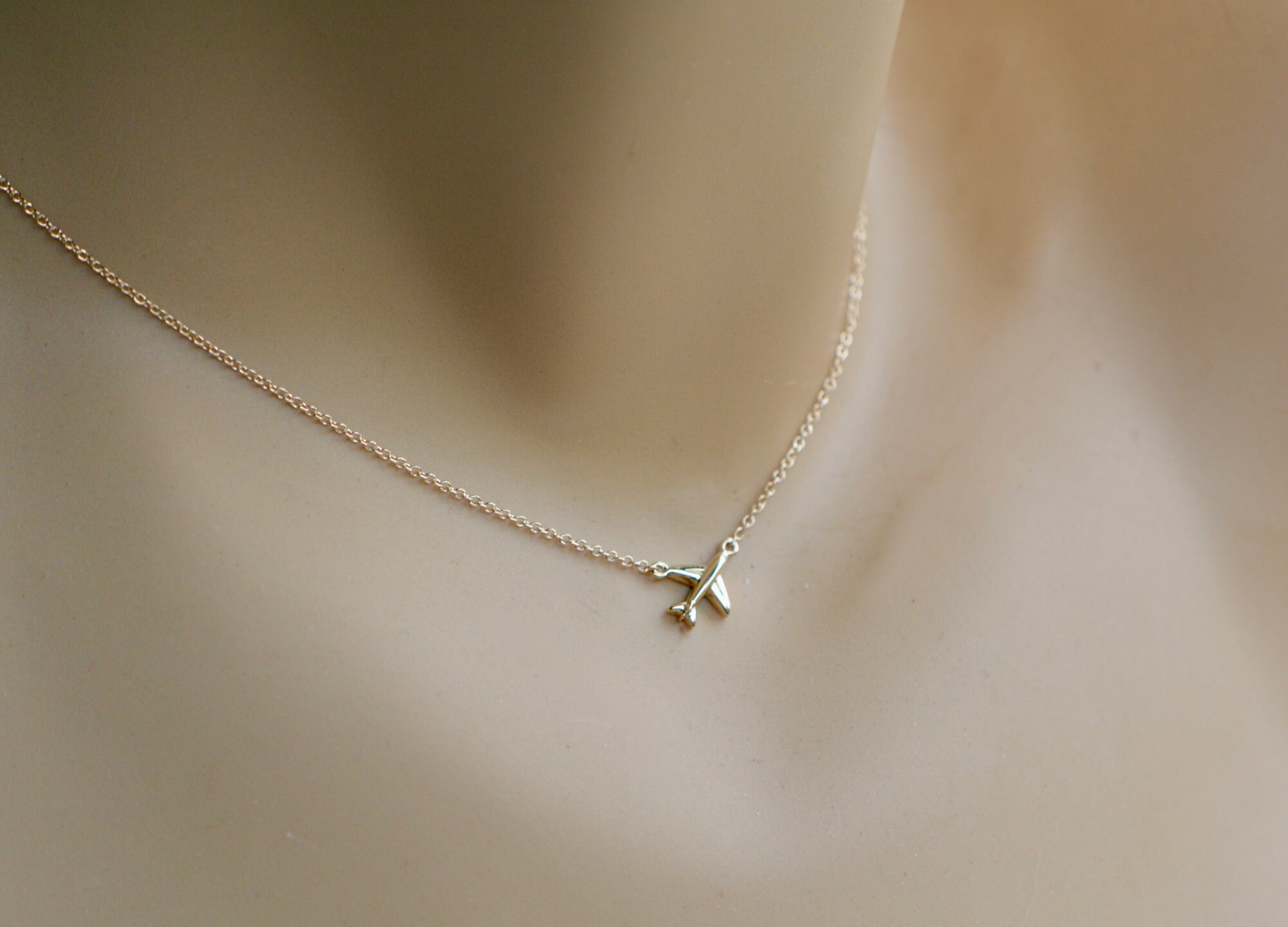 Airplane Necklace 14k Gold, Aviation Jewelry, Aeroplane Necklace, Gift for Pilot, Gift for Air Hostess, Gift for Flight Attendant, detail view