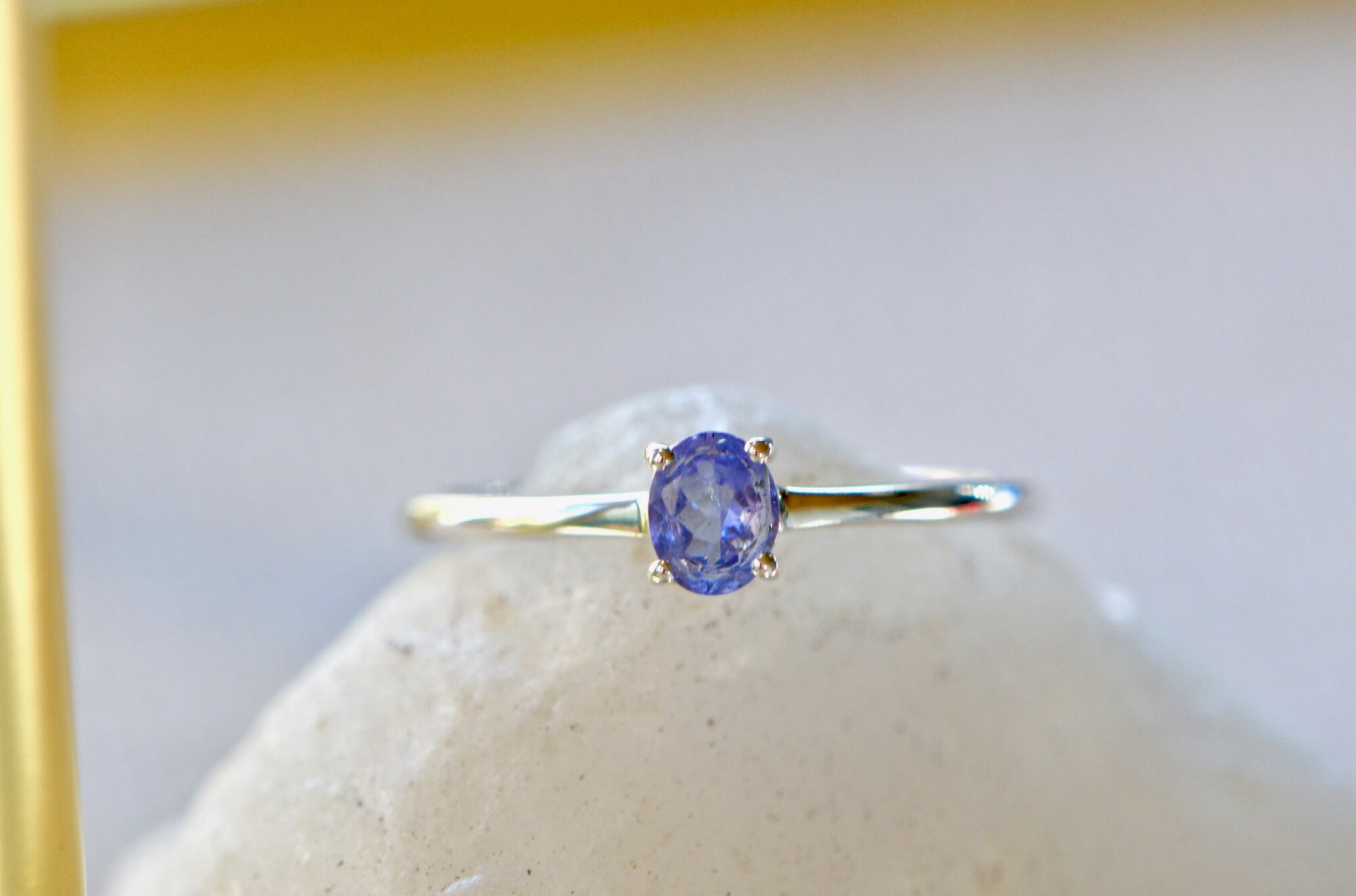 Minimalist Oval Tanzanite Ring Sterling Silver, Purple Gemstone Ring, December Birthstone Ring, Stacking Ring, Everyday Ring, Gift for Women, detail view