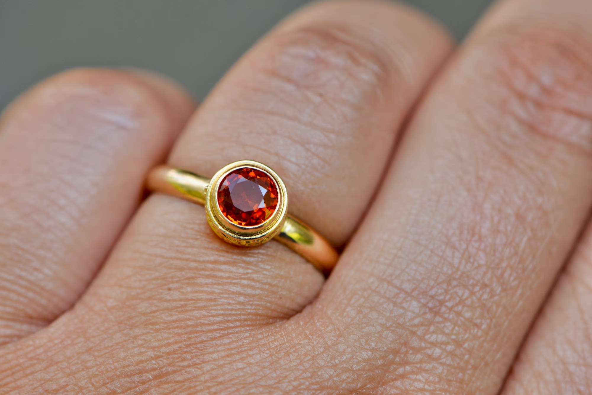 Ceylon Sapphire Orange 18kt Gold Ring: September Birthstone Solitaire Ring