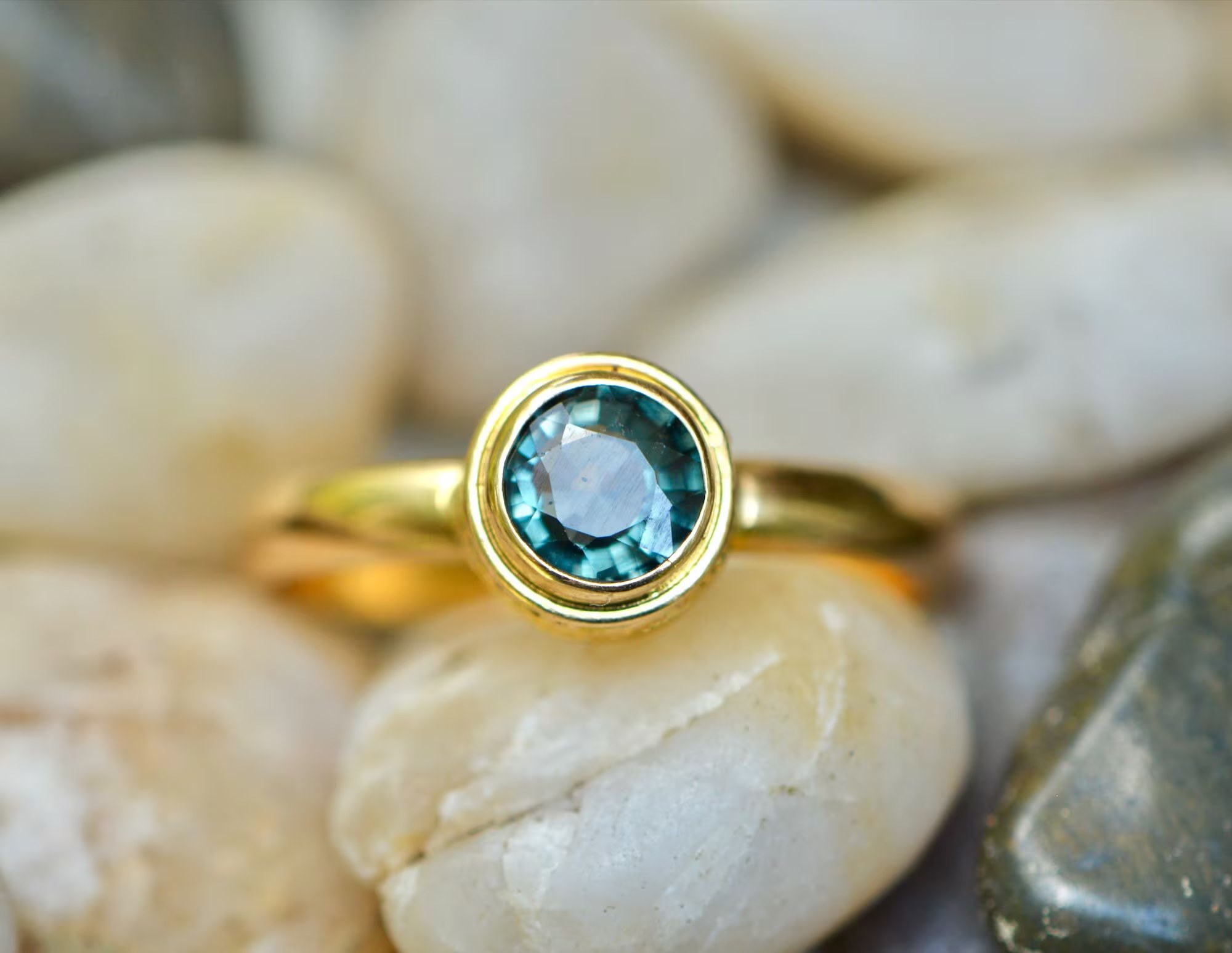 Teal Sapphire Bezel Set 18kt Gold Engagement Ring: September Birthstone, US Size 7