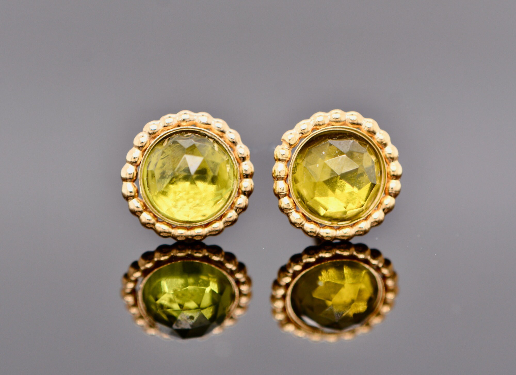 Rosecut Peridot Gold Filled Beaded Edge Stud Earrings : August Birthstone Jewelry