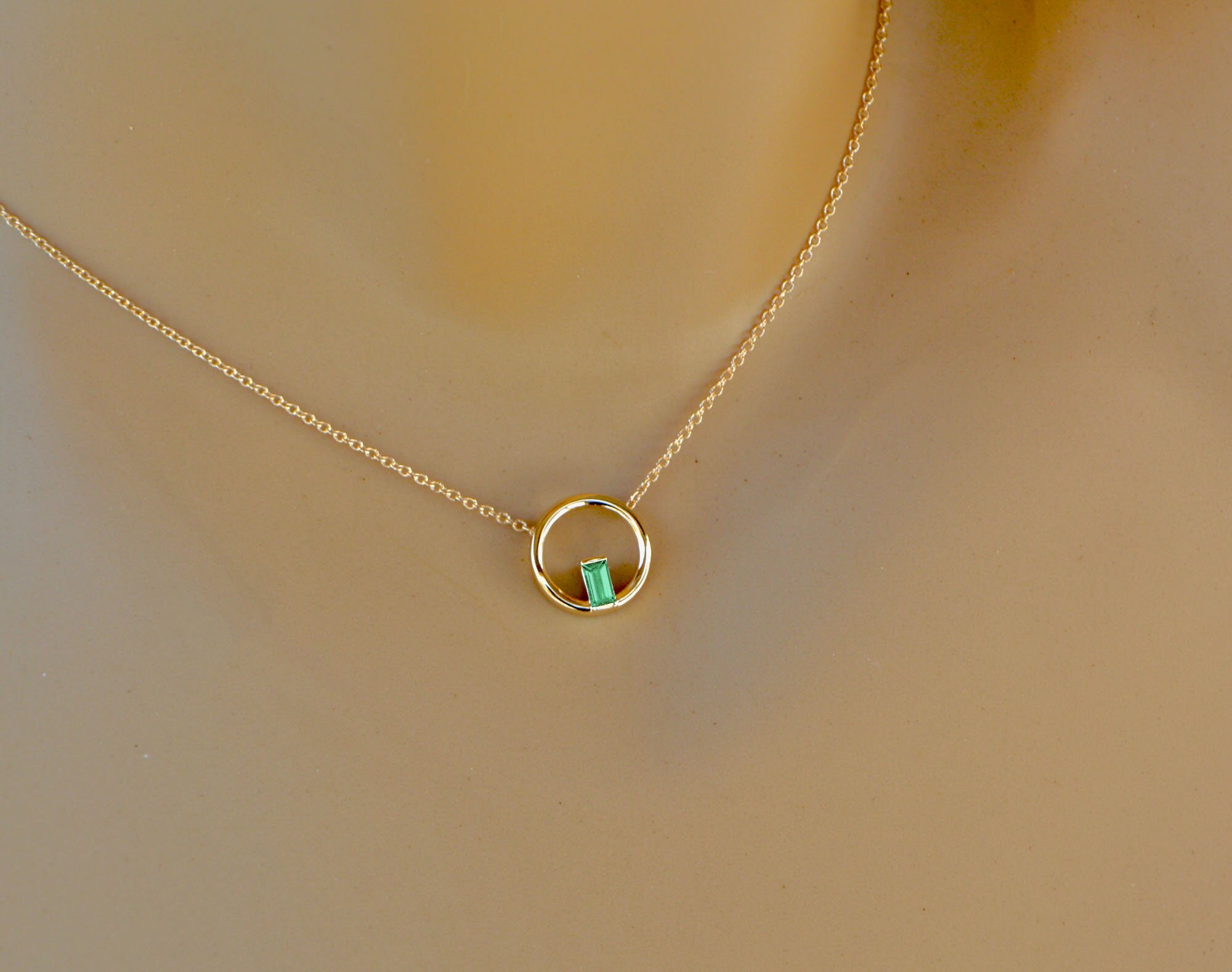 Emerald Baguette Circle Necklace 14k Gold, Green Gemstone Minimalist Layering Necklace, Gift for Women, May Birthstone Jewelry Gift for Her, detail view
