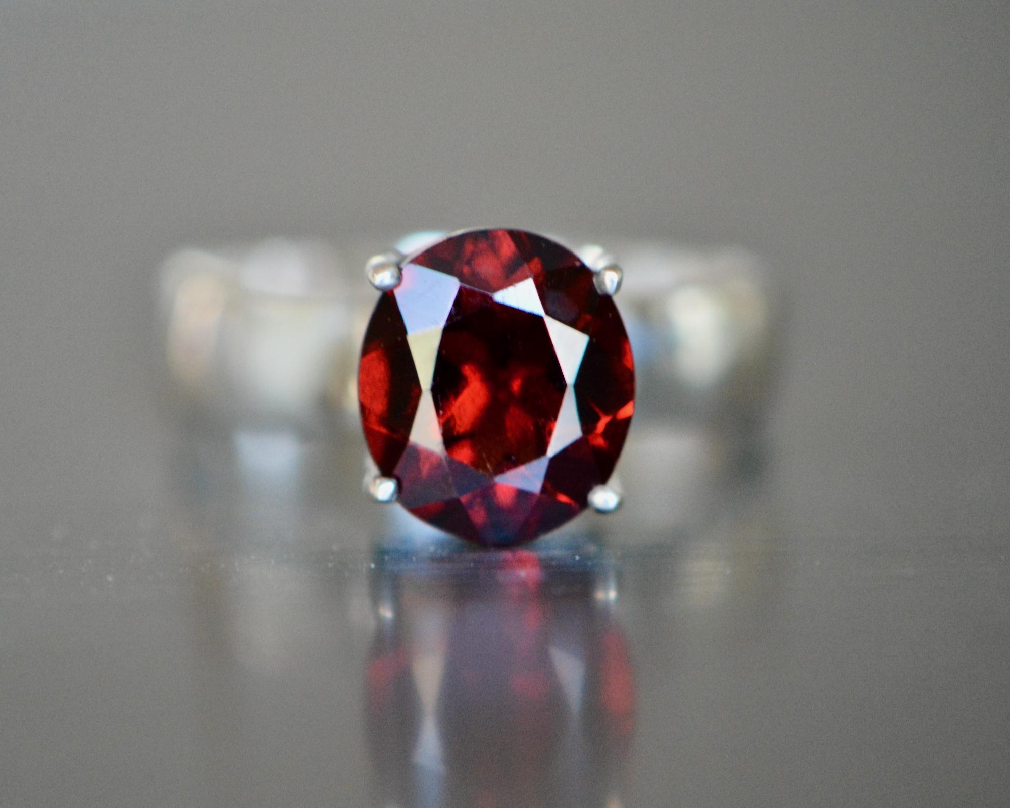 Red Garnet Oval Ring Sterling Silver Size 6.5 : January Birthstone Jewelry