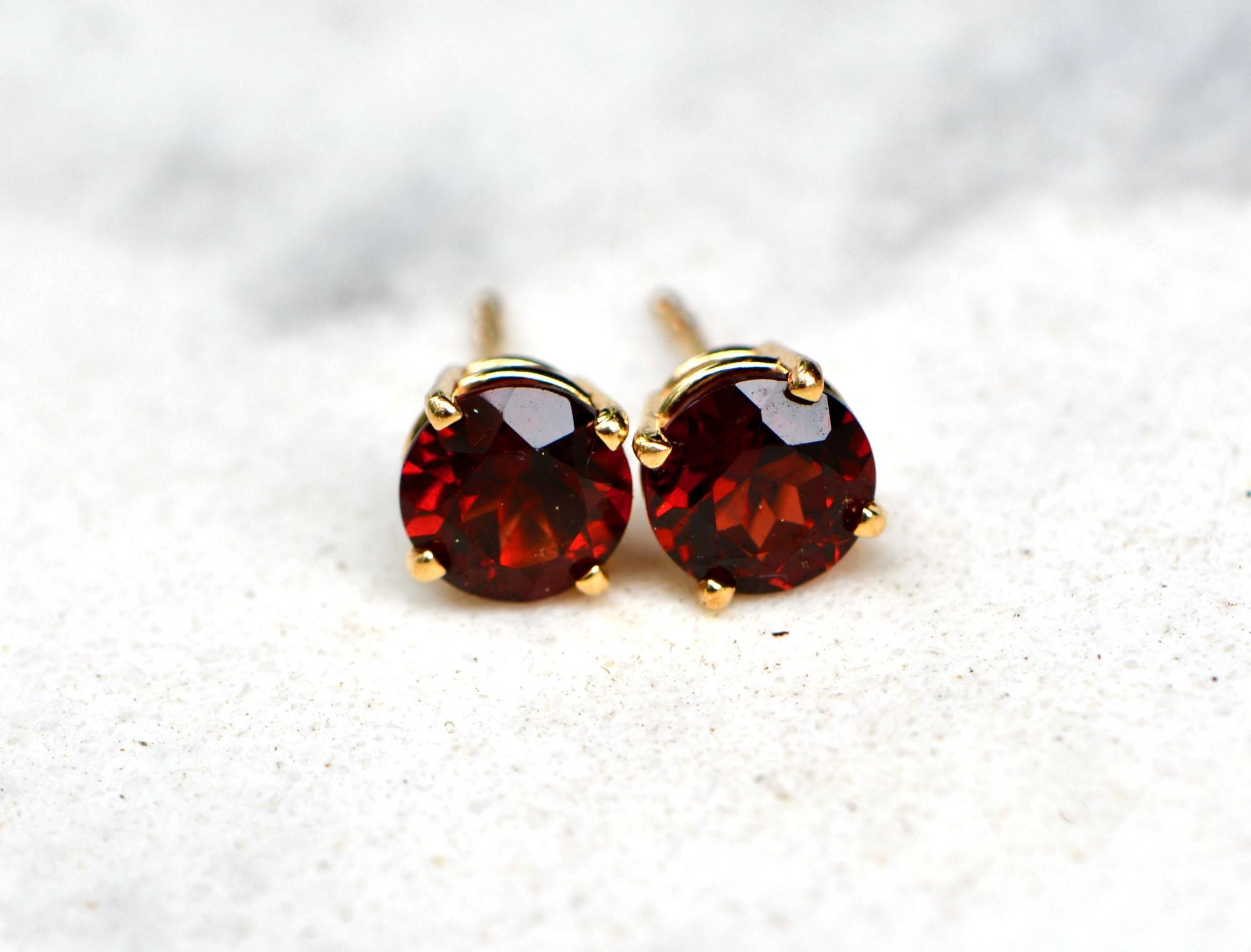 2.4 CT Round Garnet Stud Earrings Sterling Silver, Red Almandine Garnet Earrings , January Birthstone Studs, Gift for Mom, Everyday Earrings, detail view
