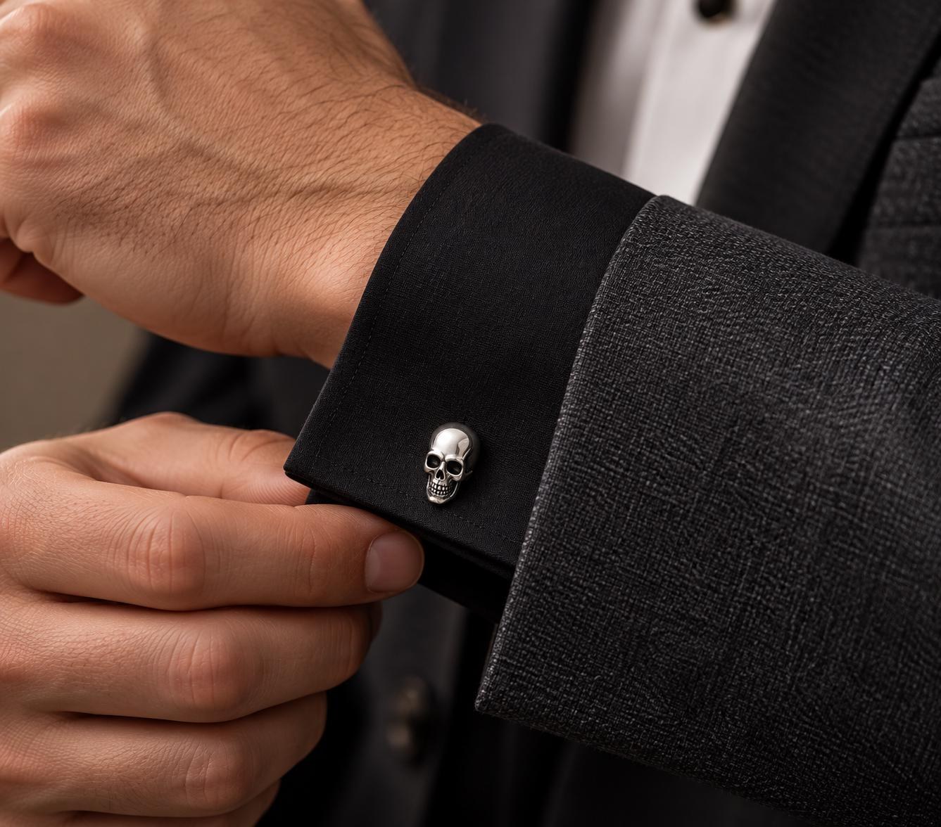 Skull Cufflinks Sterling Silver : Memento Mori Jewelry, detail view