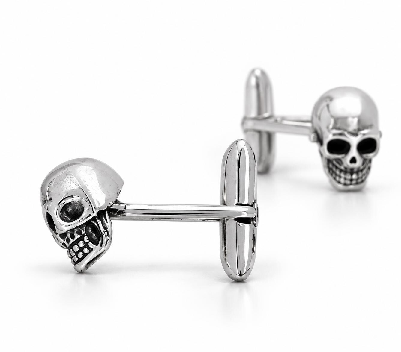 Skull Cufflinks Sterling Silver : Memento Mori Jewelry, detail view