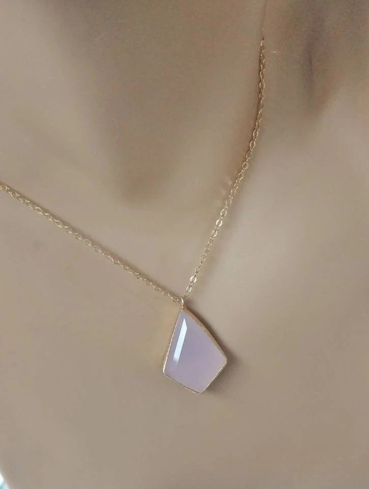 Rose Quartz Necklace Gold Tone, detail view