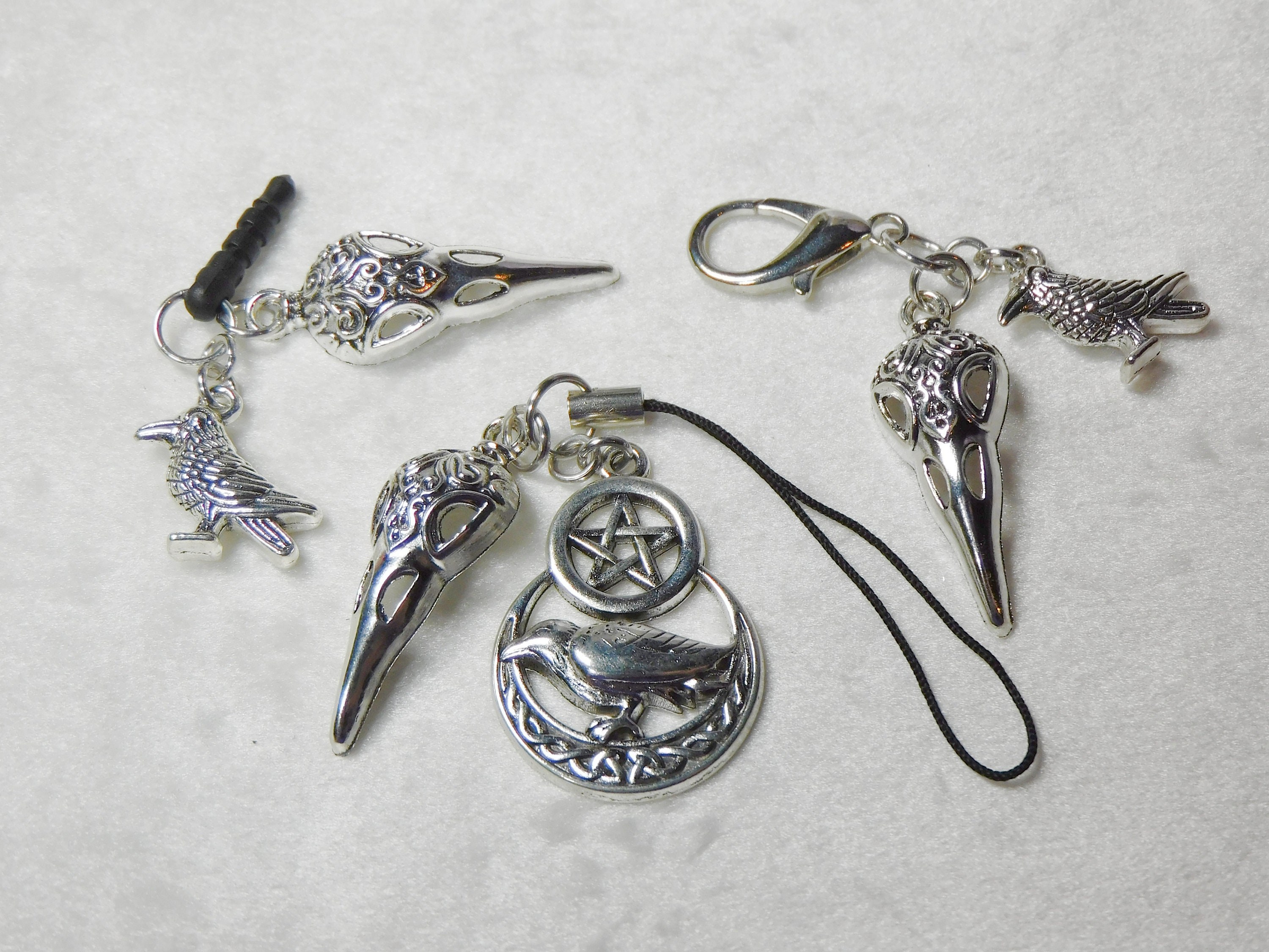 Silver Crow Skull Charm: Wiccan Halloween Zipper Pull Keychain
