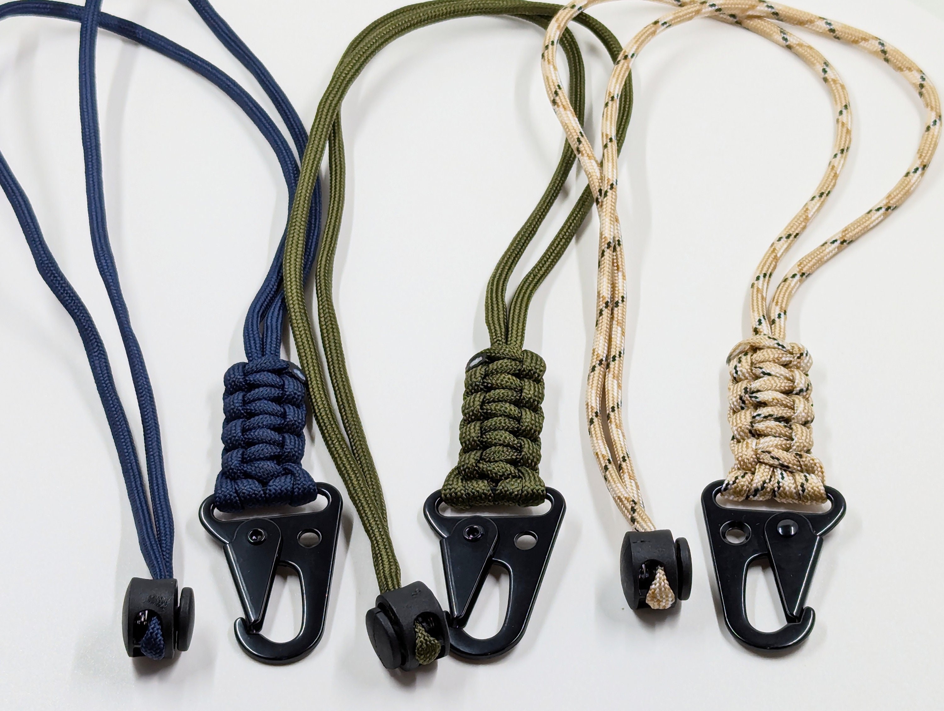 Adjustable Paracord Lanyard: Durable Unisex Badge Holder