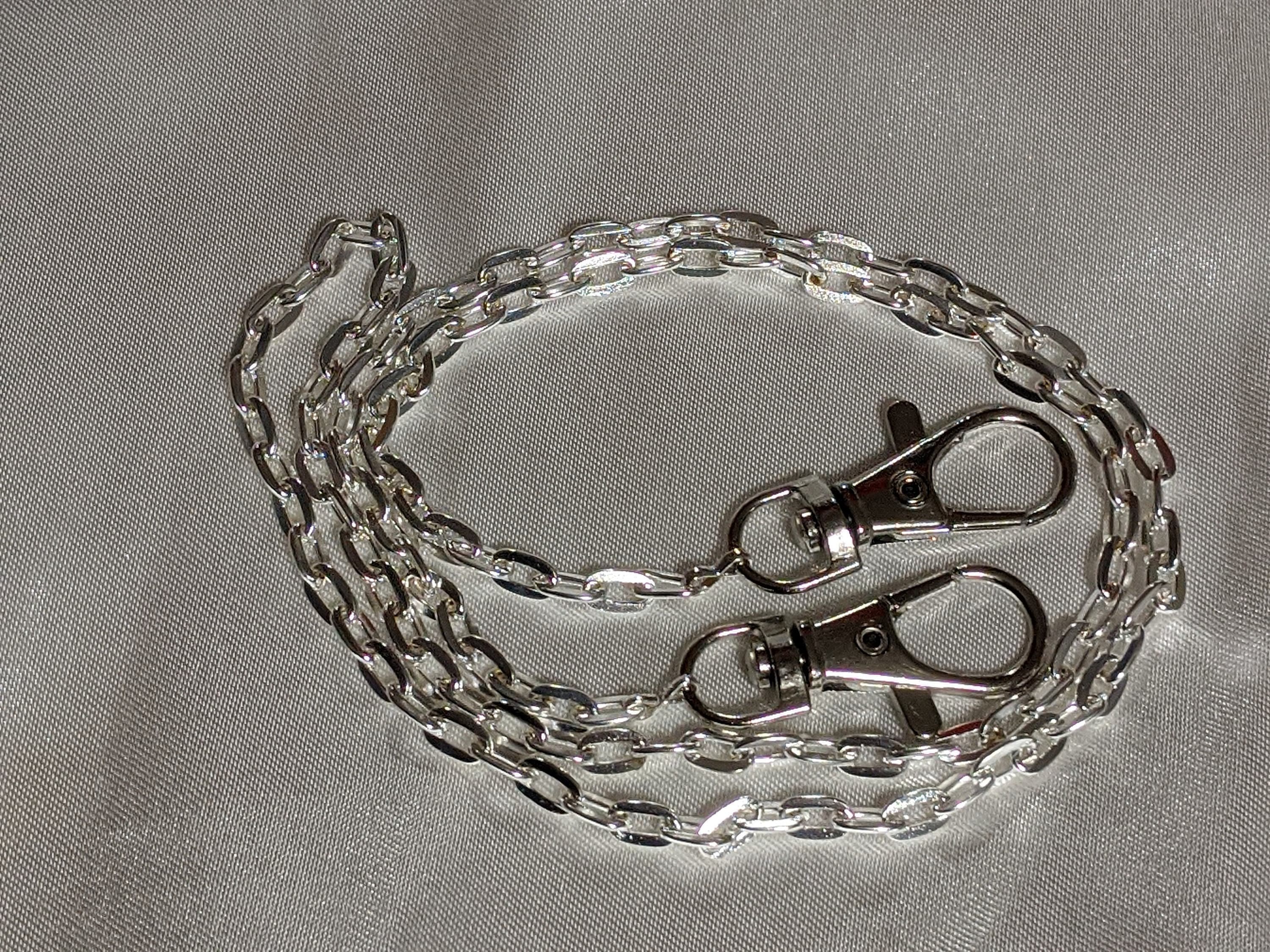 Silver Face Mask Chain Lanyard: Unisex Necklace with Easy Clasps (26 inch)